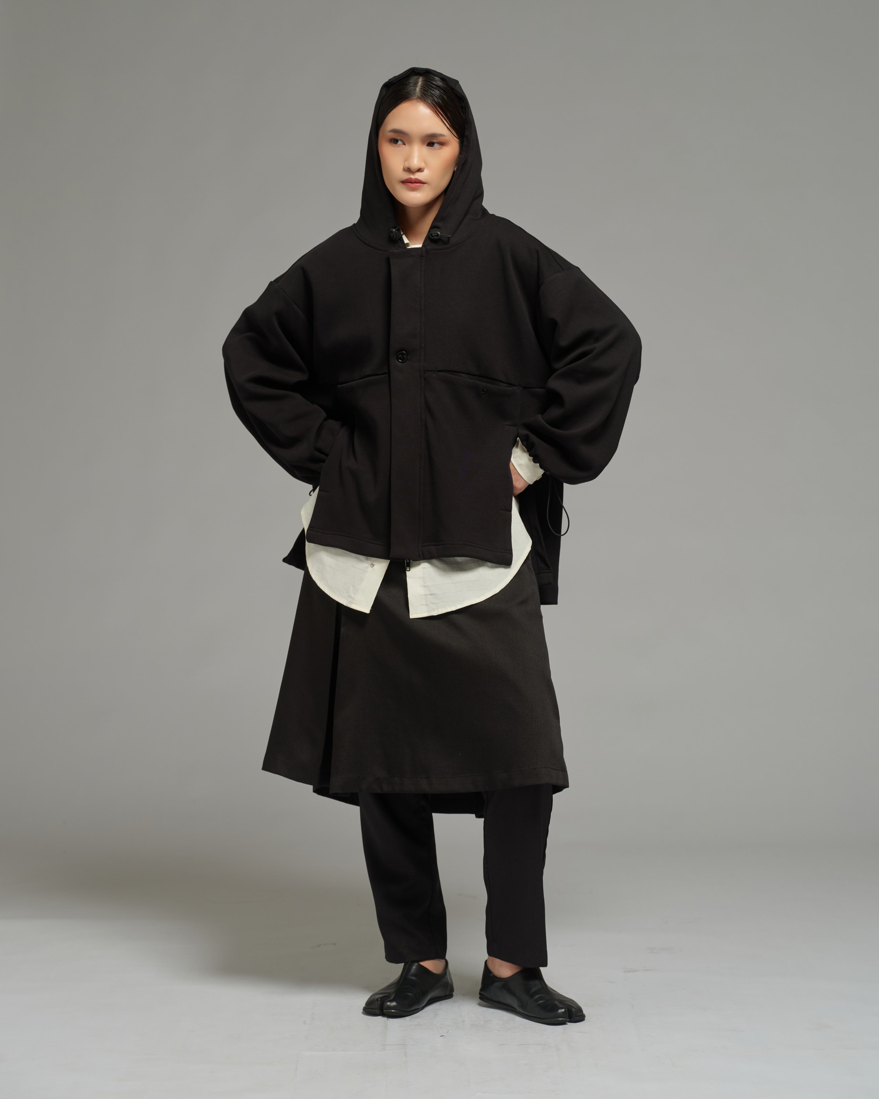 Unisex: The Hooded Sweater (Jersey Black)