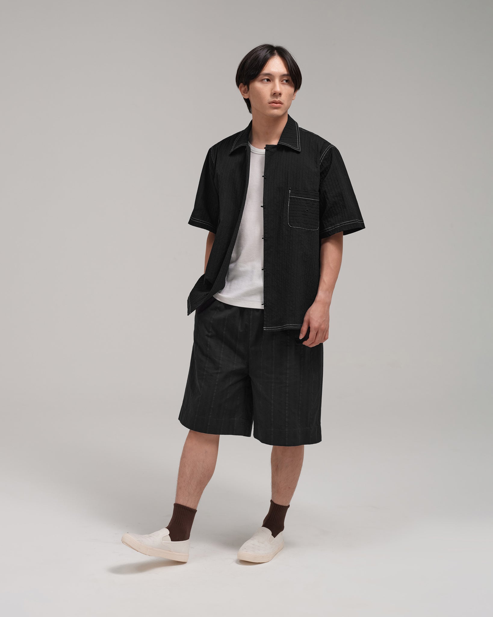 Unisex: The Shirt (Black)