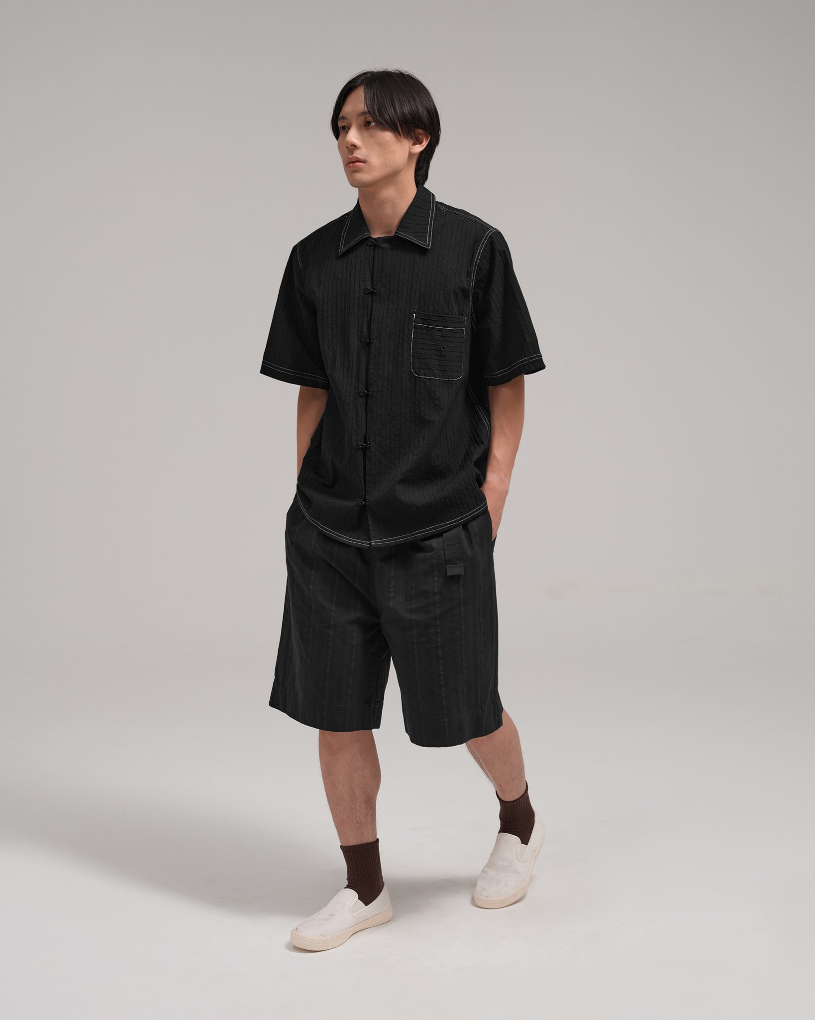 Unisex: The Shirt (Black)