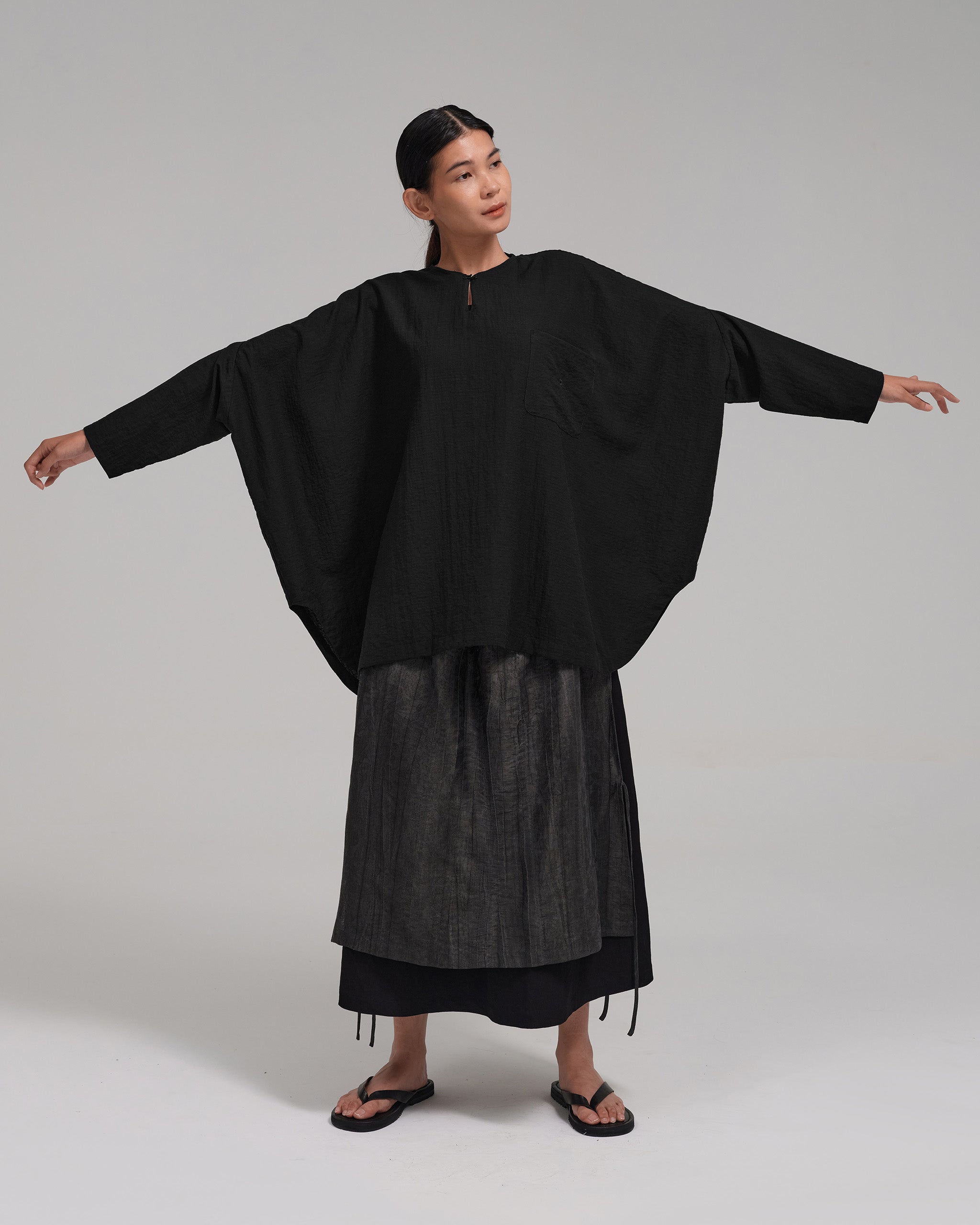 Unisex: The Batwing Top (Black)