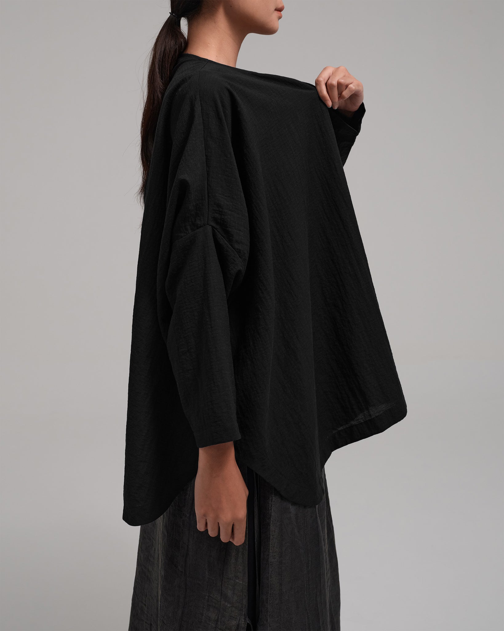 Unisex: The Batwing Top (Black)