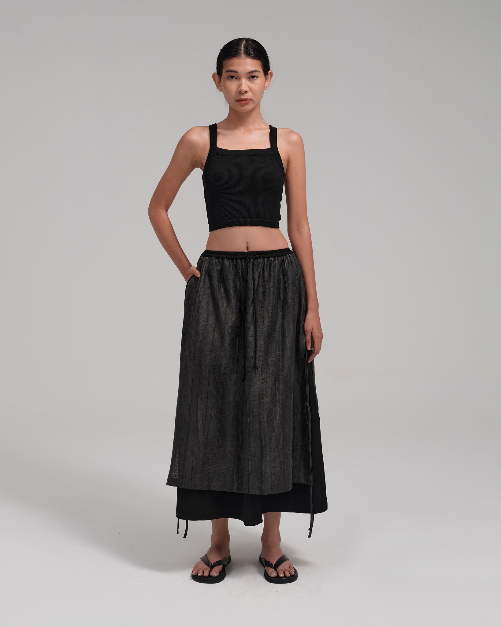 Women: The Midi Skirt (Black)