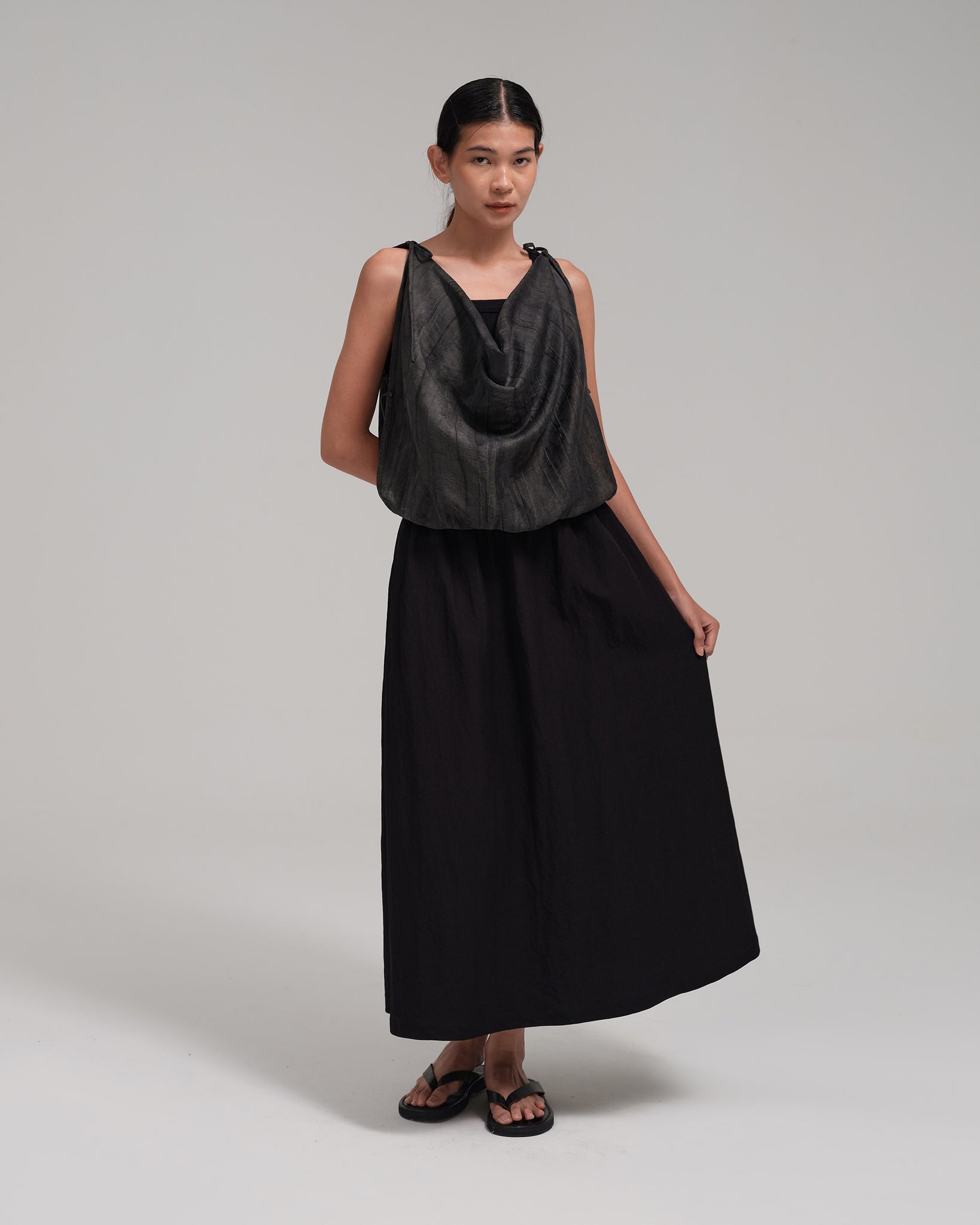 Women: The Midi Skirt (Black)