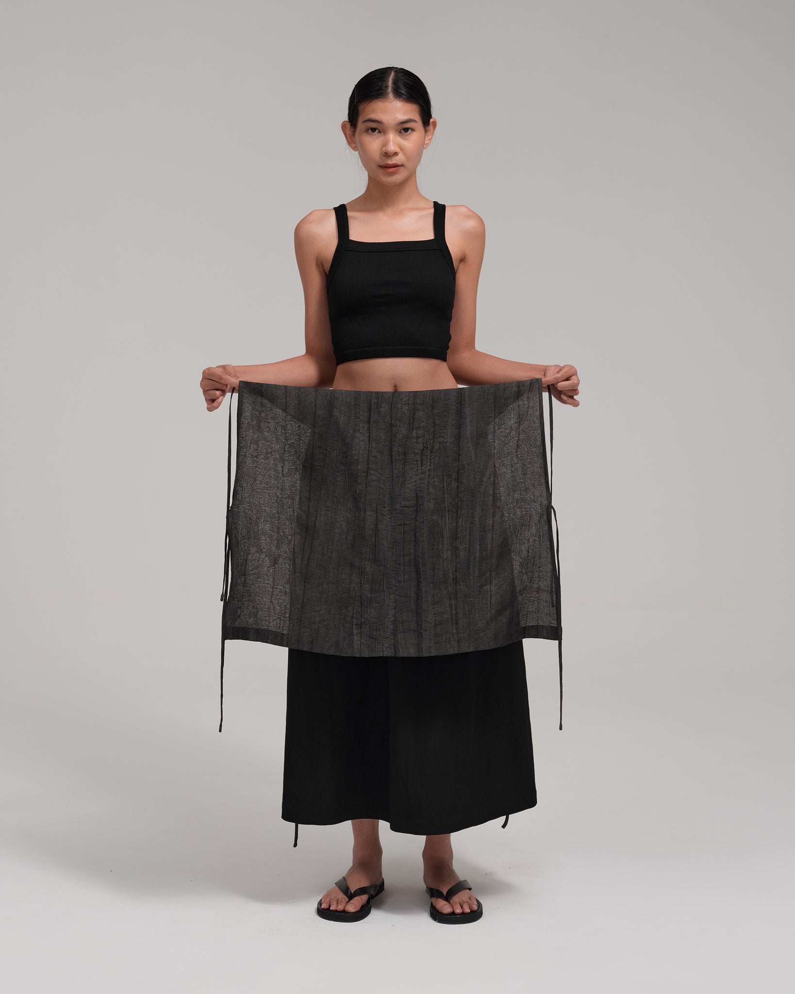Women: The Midi Skirt (Black)