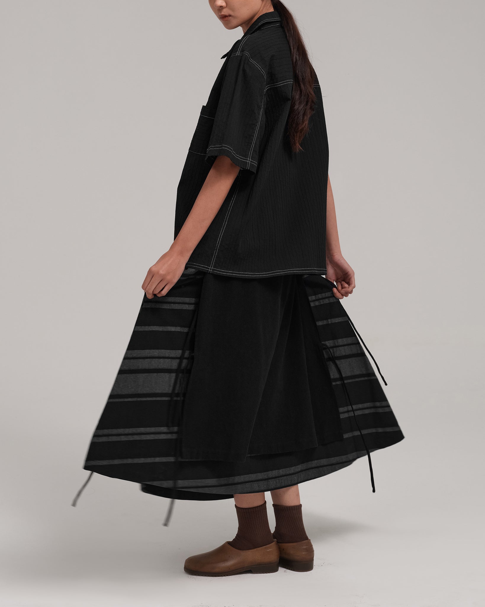 Women: The Midi Skirt (Stripe Black)