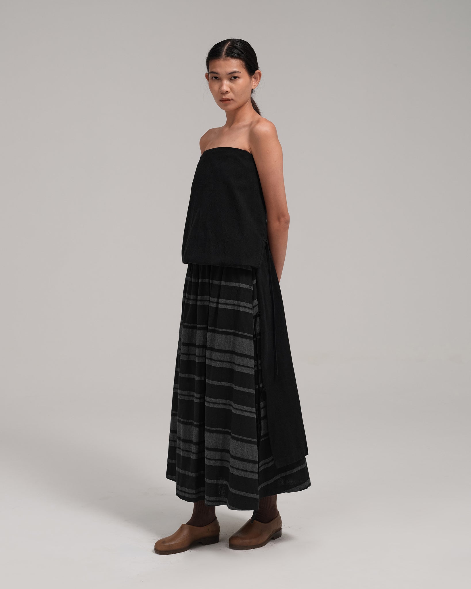 Women: The Midi Skirt (Stripe Black)