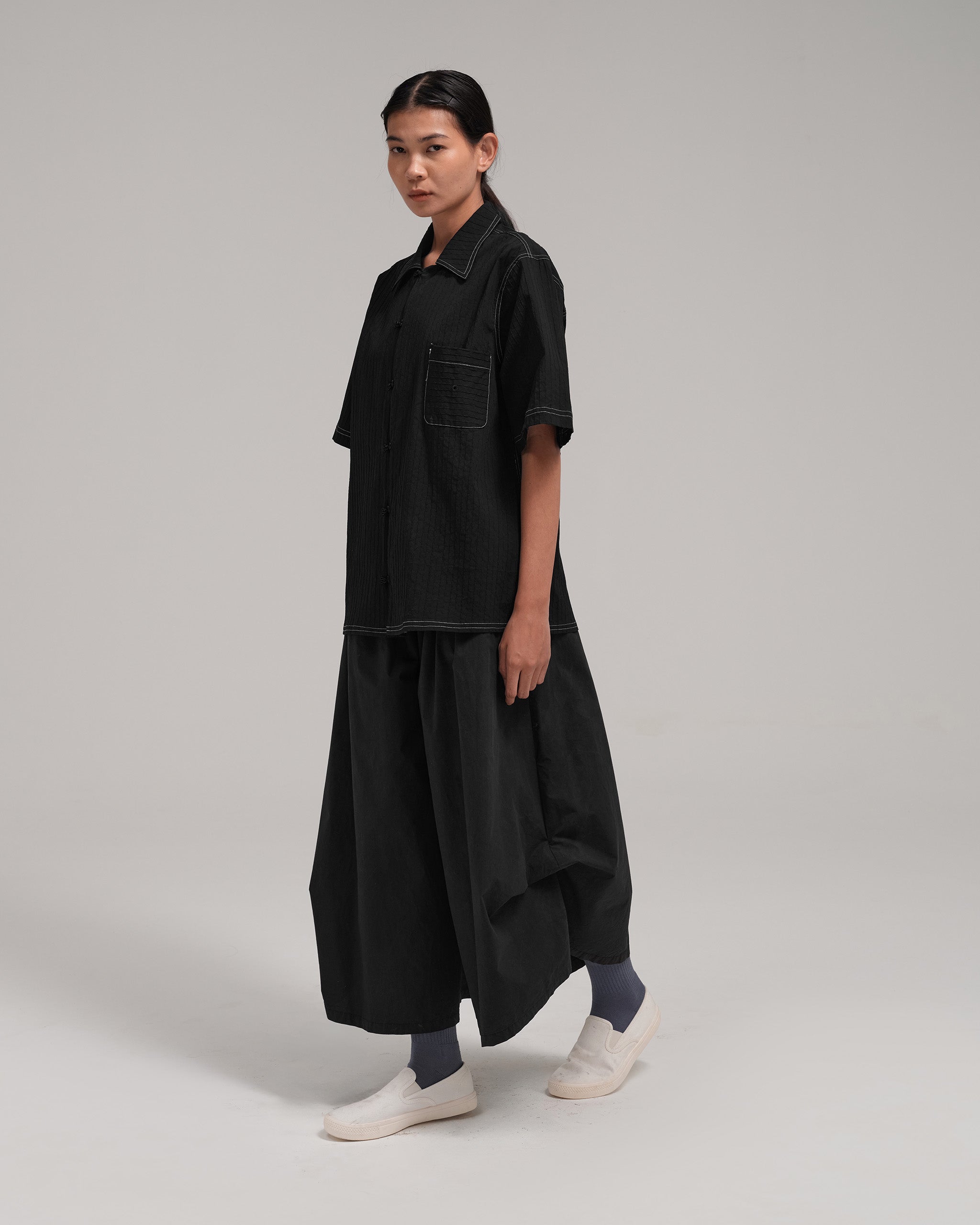 Unisex: The Shirt (Black)