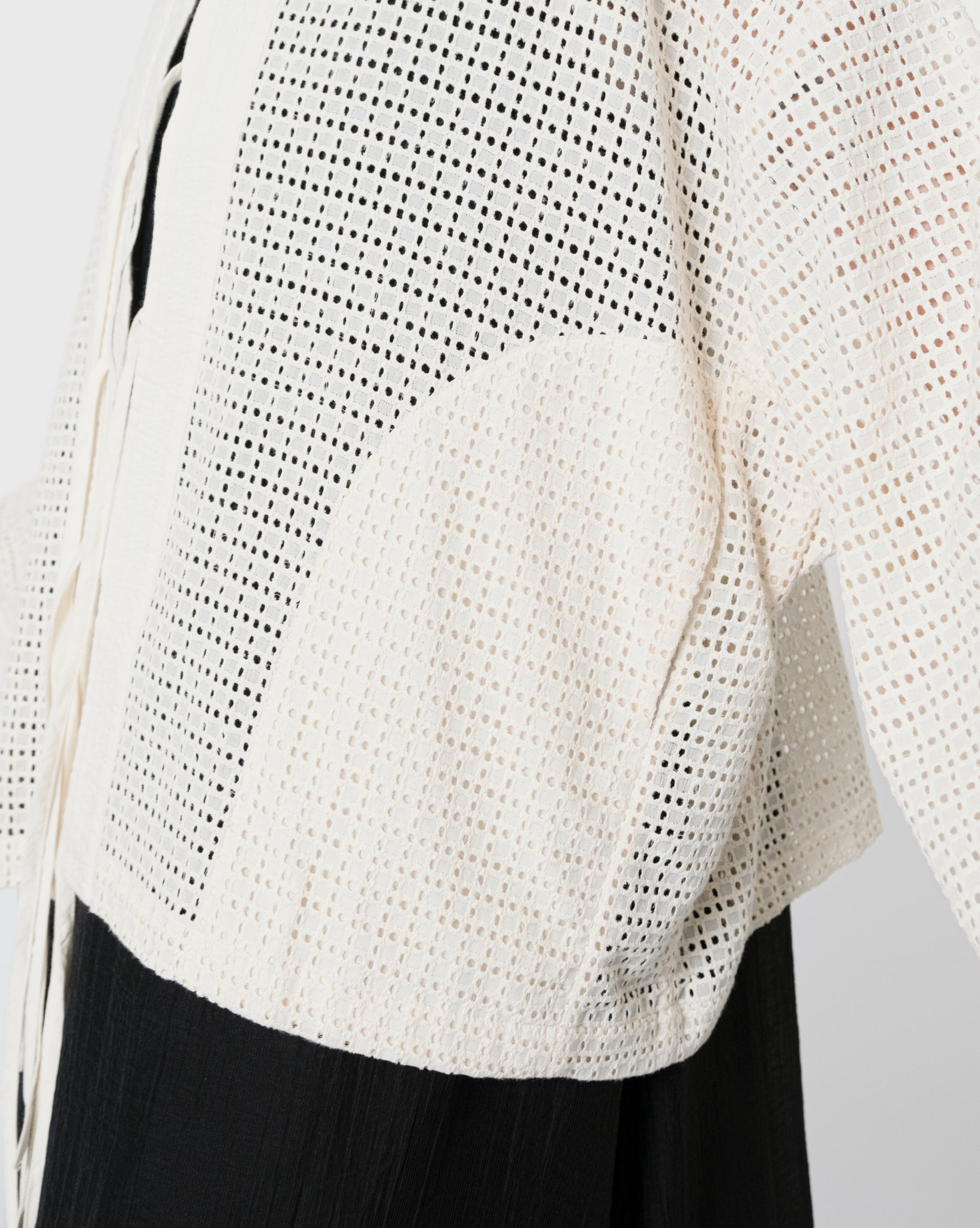 Unisex: Memory Knot Outer (Grid Eyelet)