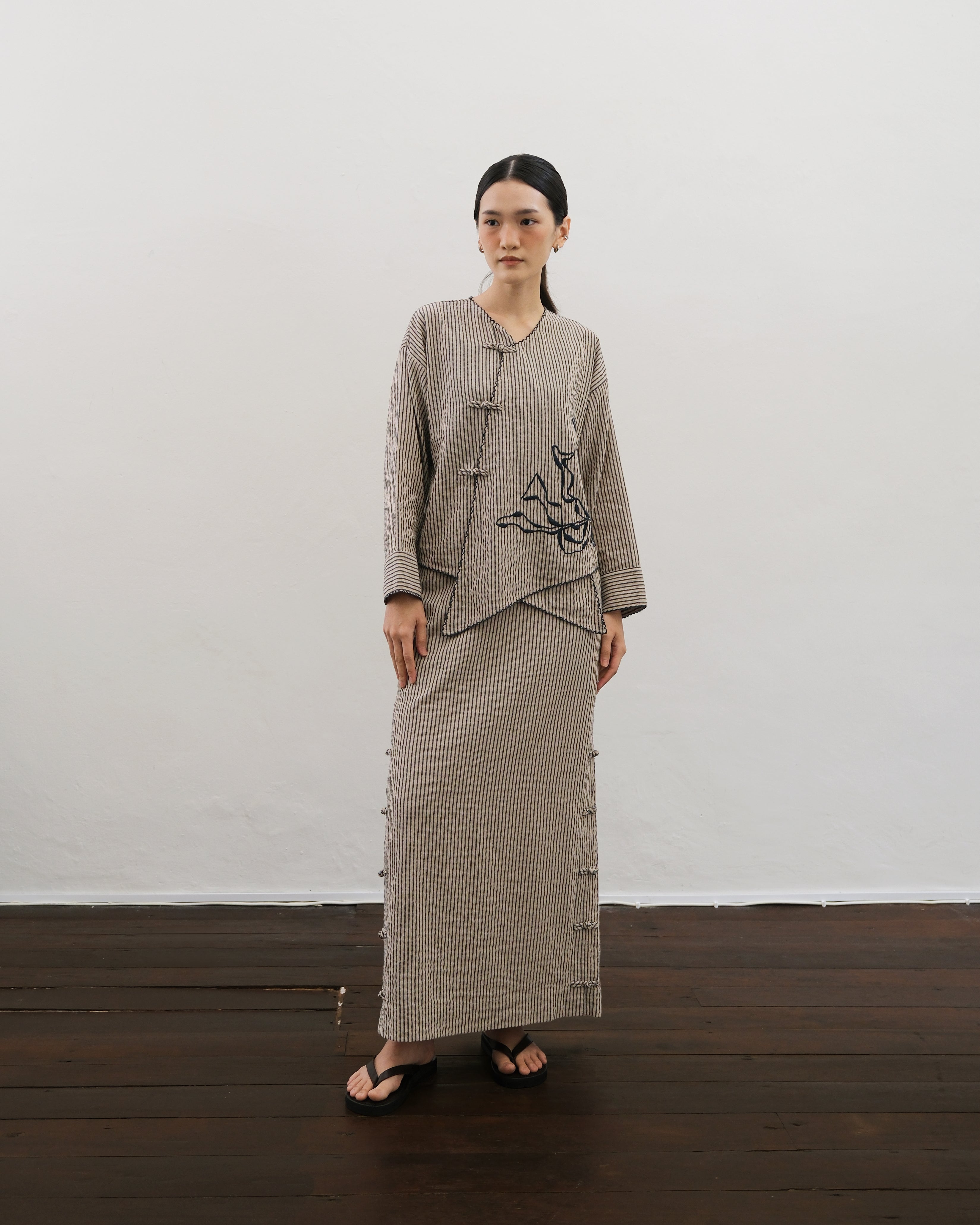 Women: Tiān Kebaya Top (Blue Stripe)