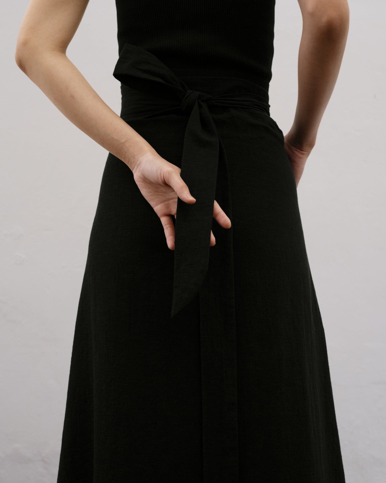 Women: Tàiyáng Pleated Skirt (Black)