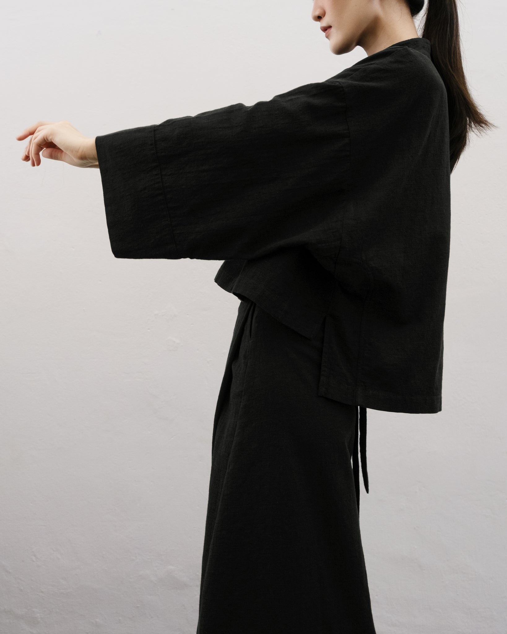 Women: Tàiyáng Boxy Top (Black)
