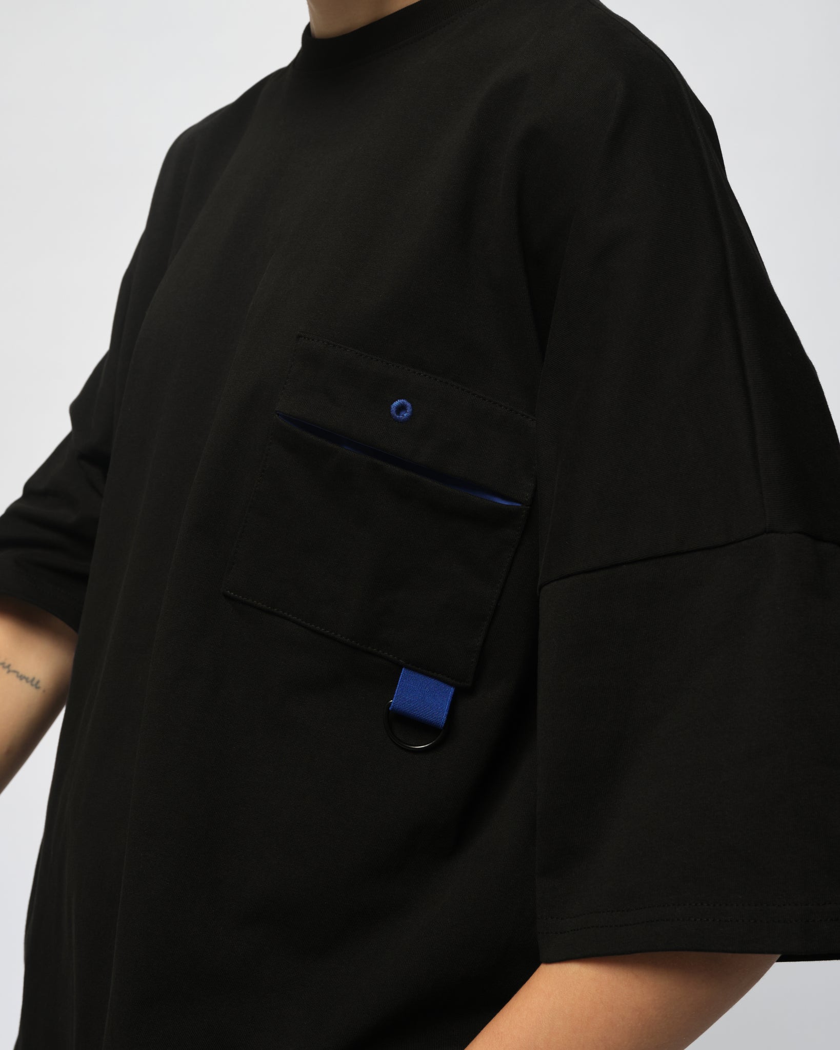 Unisex: The Boxy Tee (Black)