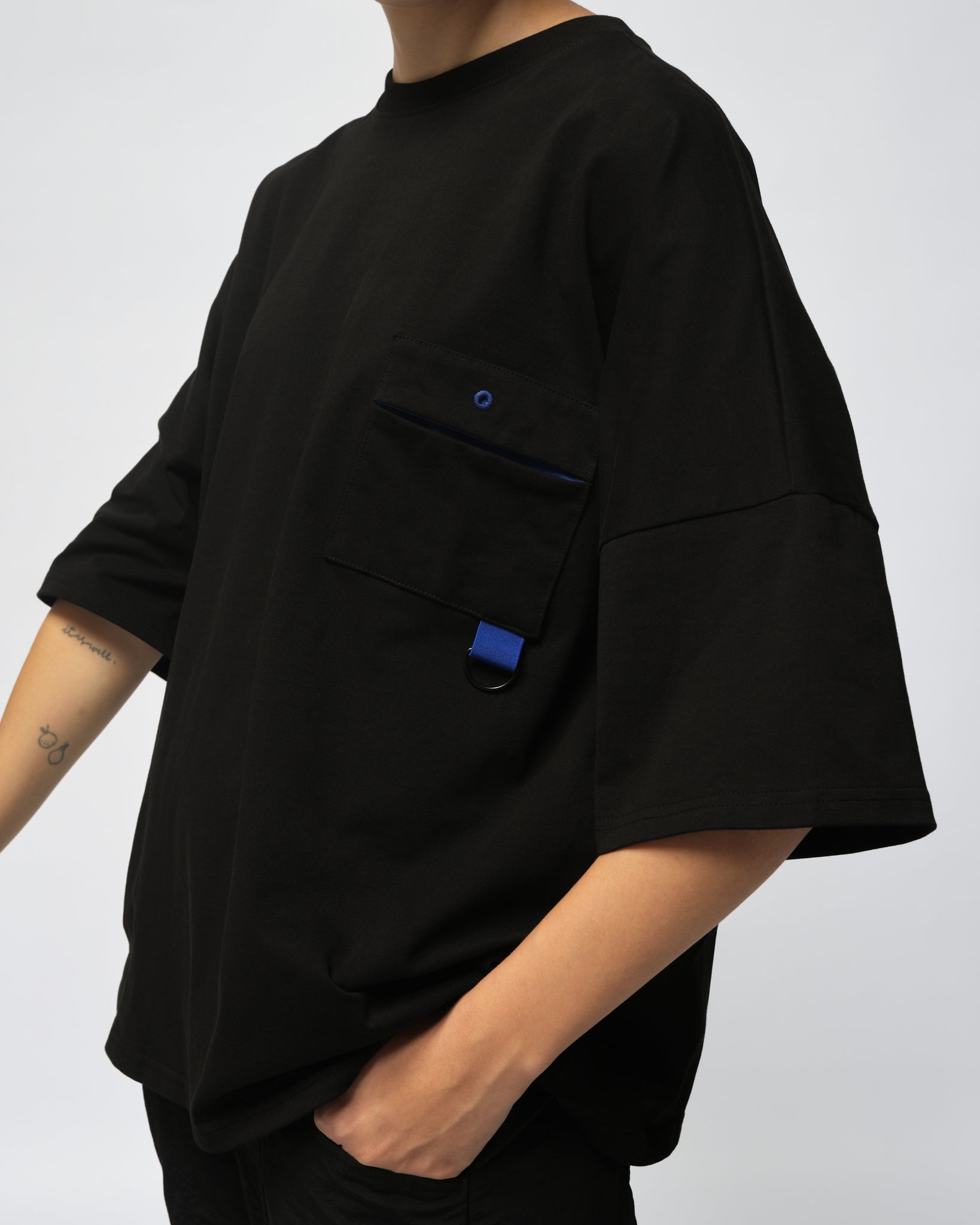 Unisex: The Boxy Tee (Black)