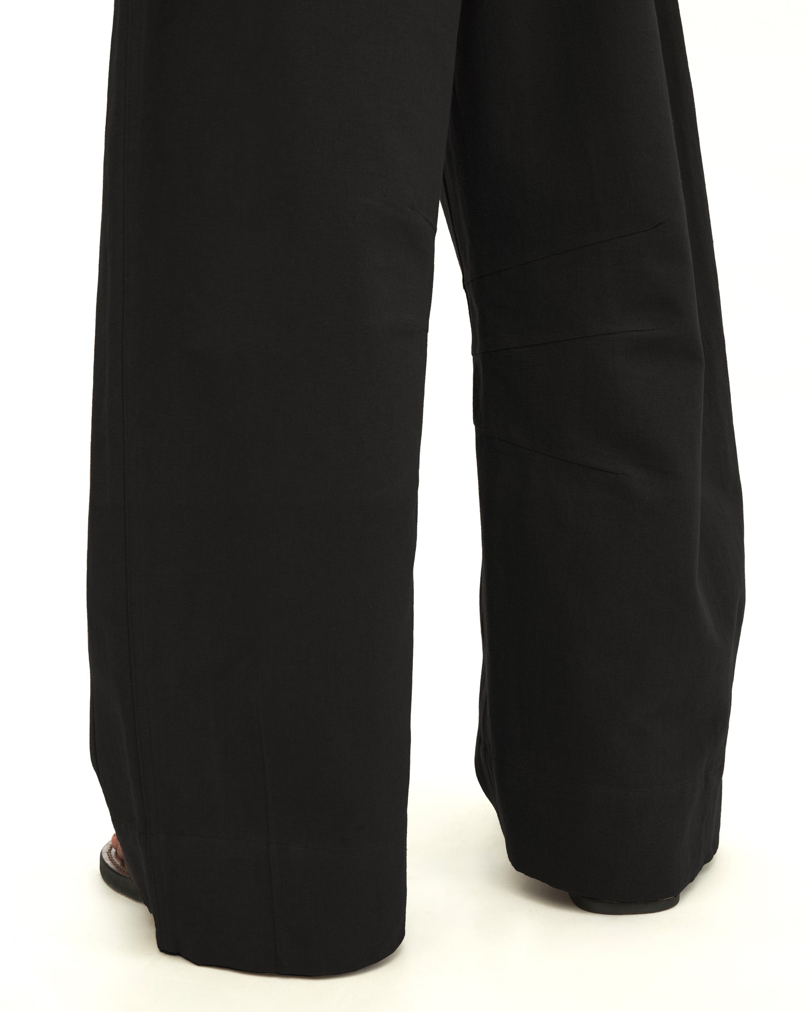 Men: Kongsi Horseshoe Pants (Black)