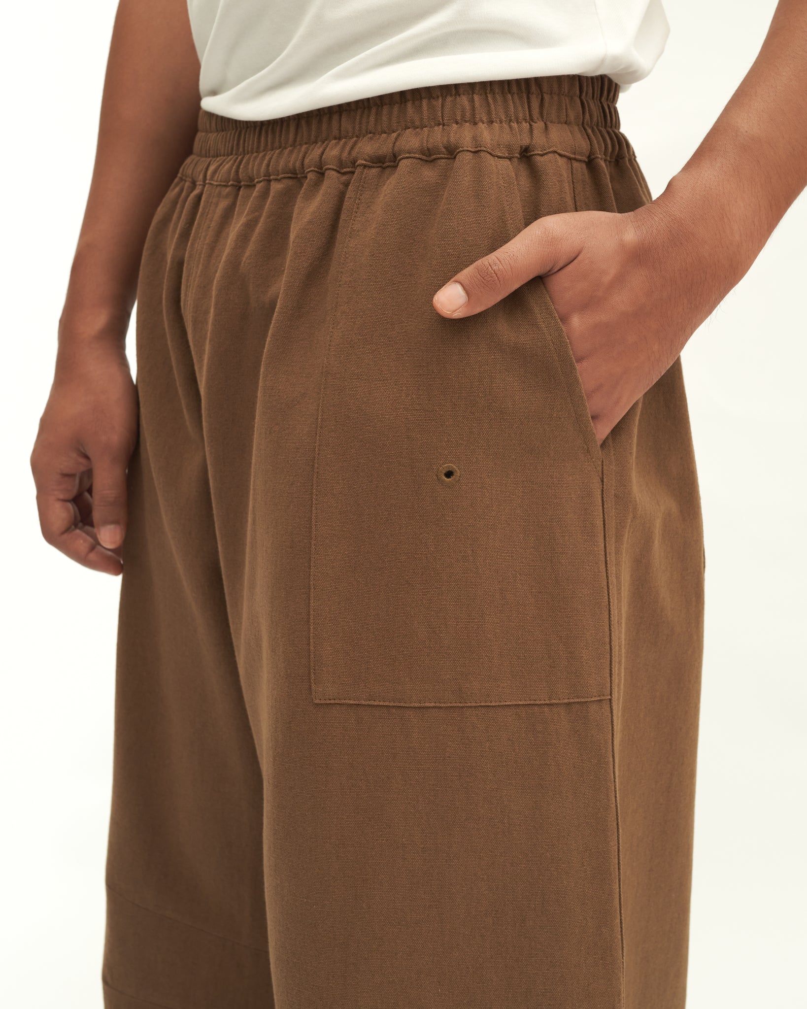 Men: Kongsi Horseshoe Pants (Dark Brown)