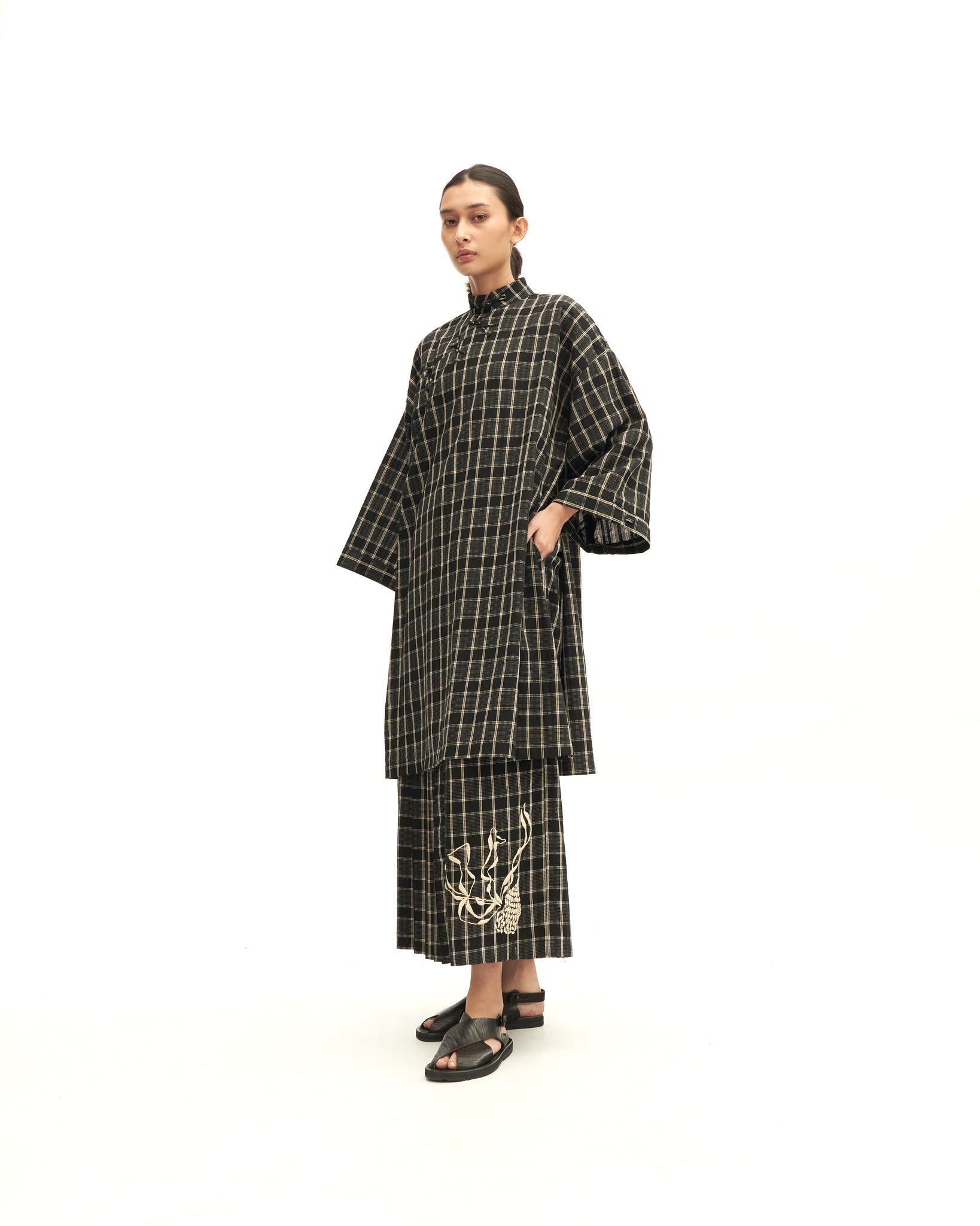 Women: Rasa Loose Kurung Top (Black Checks)