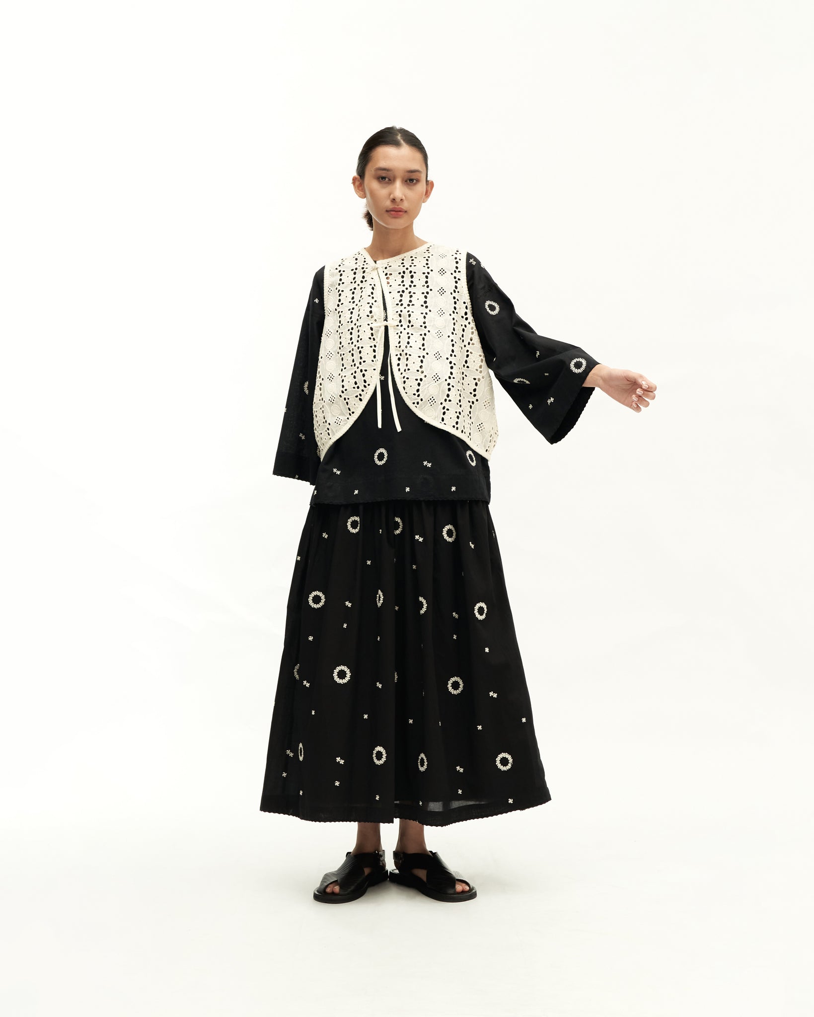 Unisex: Serikat Vest (Sand Eyelet)