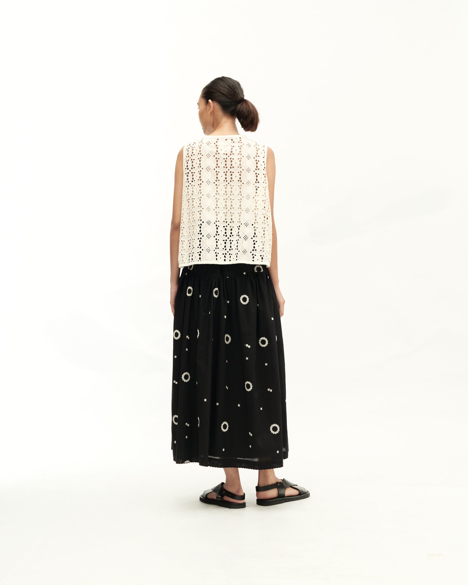 Unisex: Serikat Vest (Sand Eyelet)