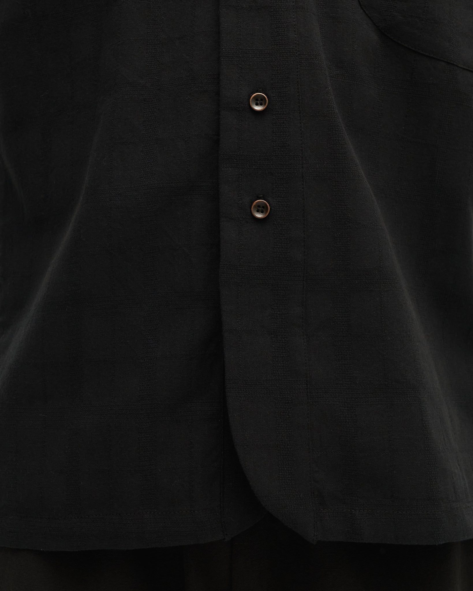 Men: Galah Buttoned Shirt (Black)