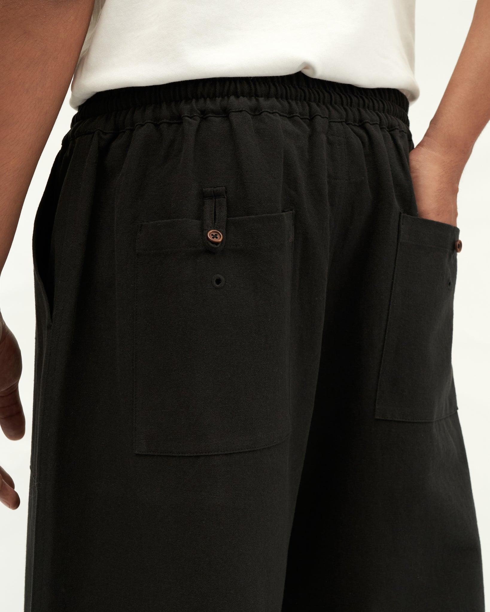 Men: Kongsi Horseshoe Pants (Black)