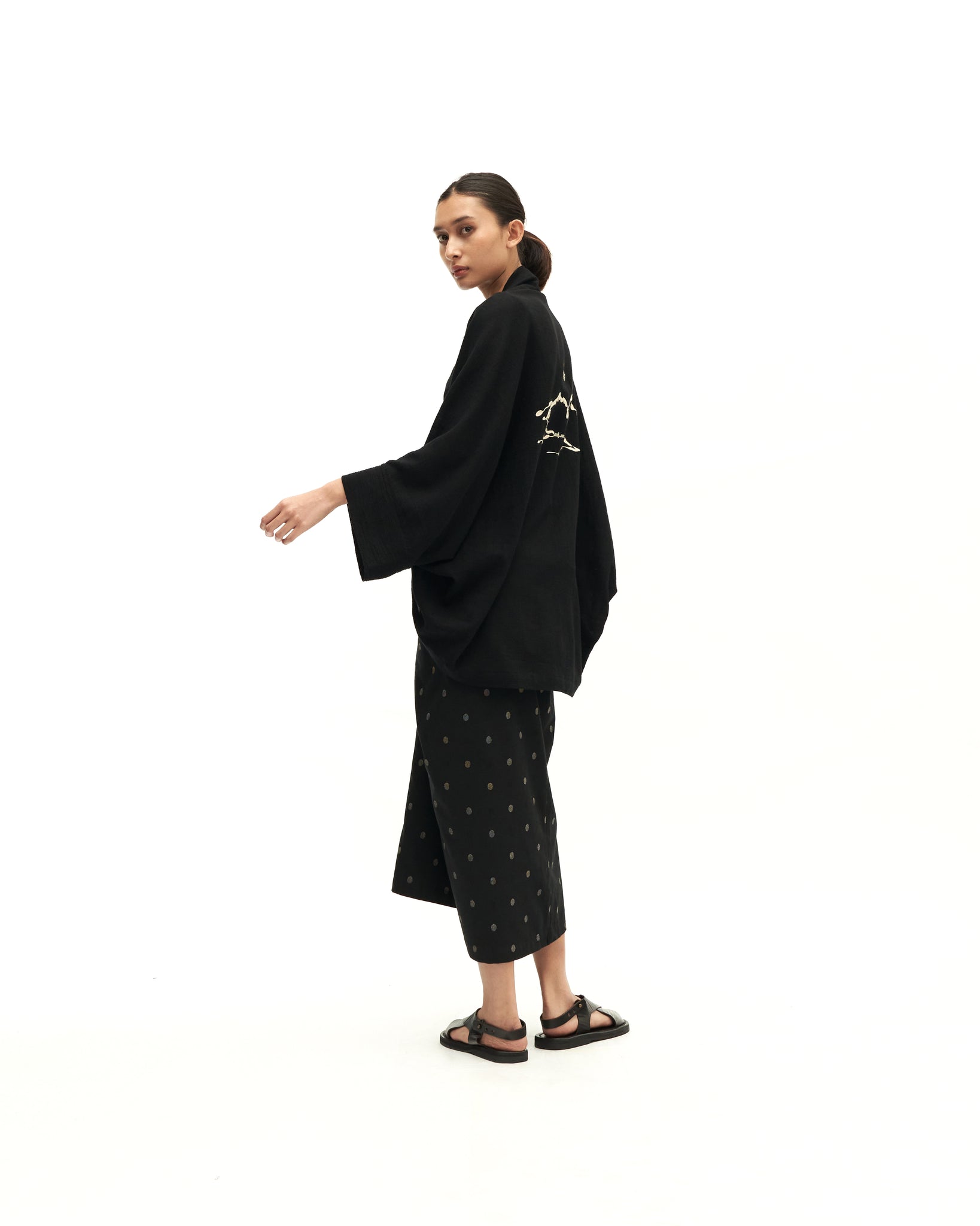 Women: Serikat Loose Outer (Black)