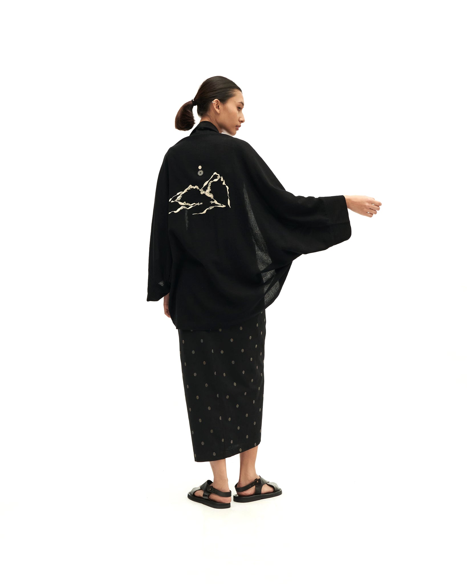 Women: Serikat Loose Outer (Black)