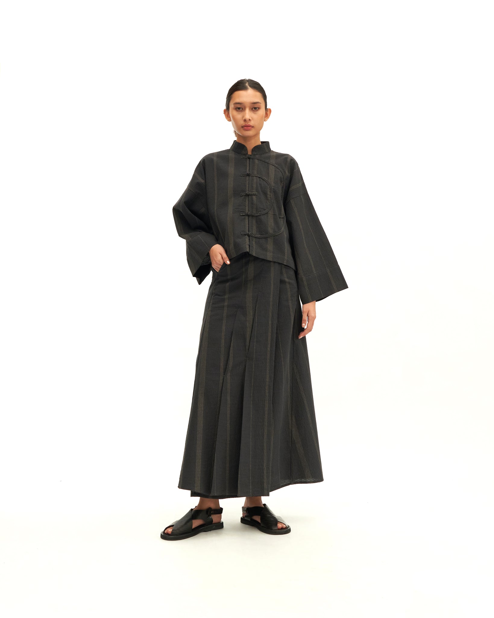 Women: Tàiyáng Pleated Skirt (Dark Blue)