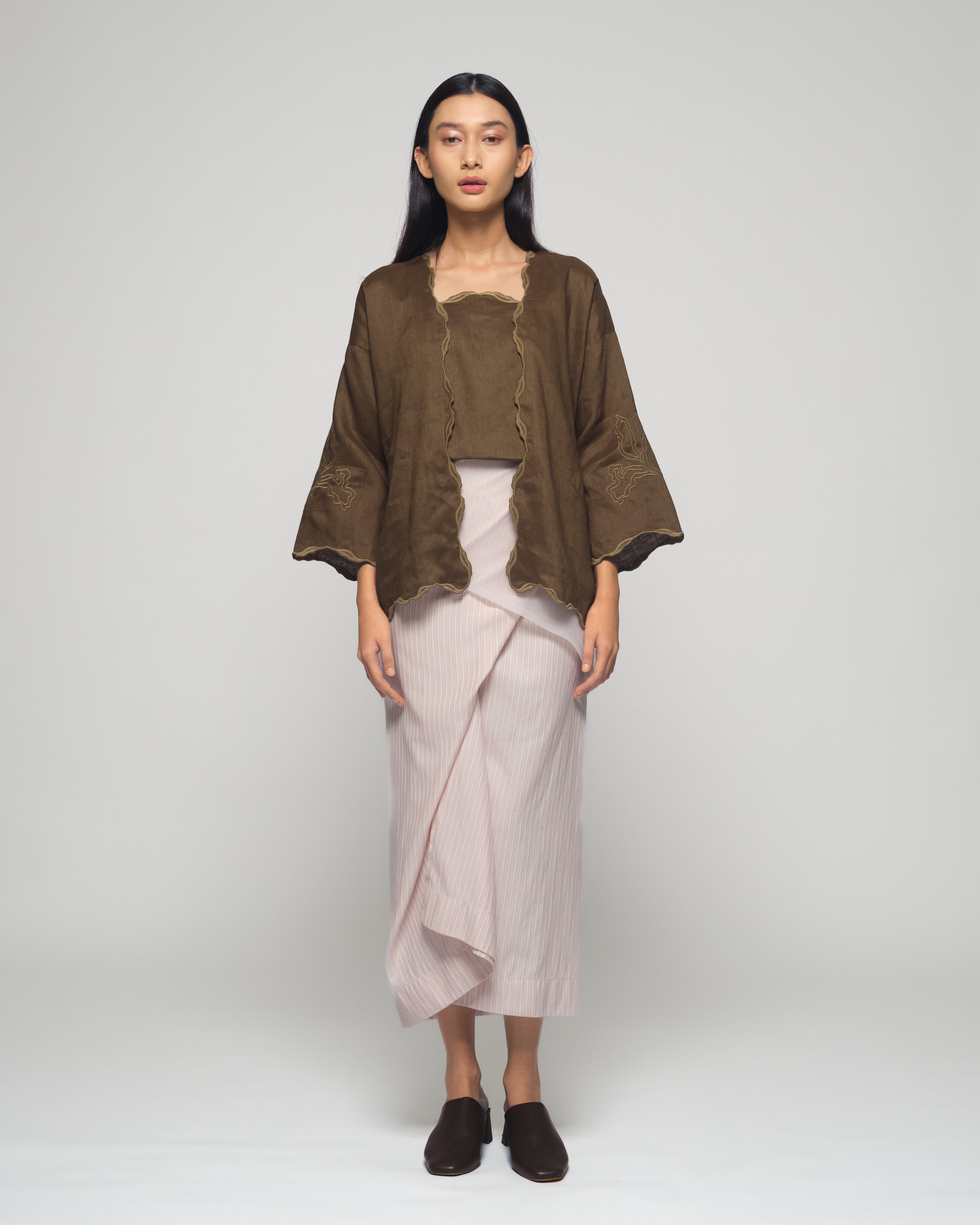 Women: Mekar Linen Loose Kebaya (Sienna Brown)