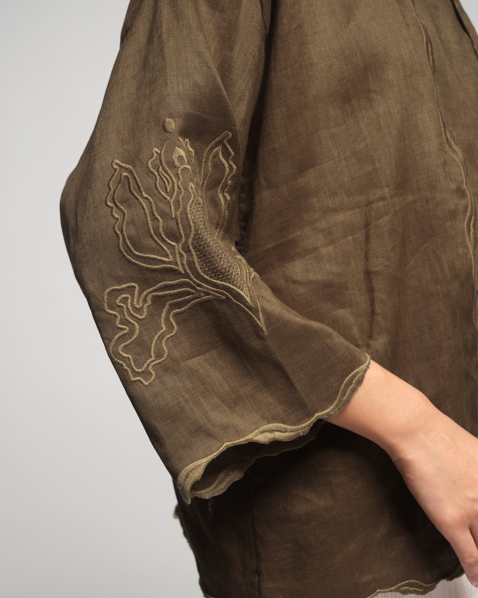 Women: Mekar Linen Loose Kebaya (Sienna Brown)