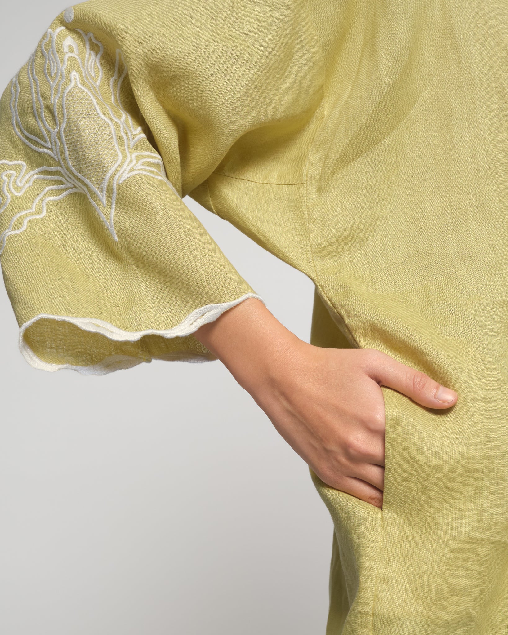 Women: Mekar Linen Loose Kebaya (Butter Yellow)