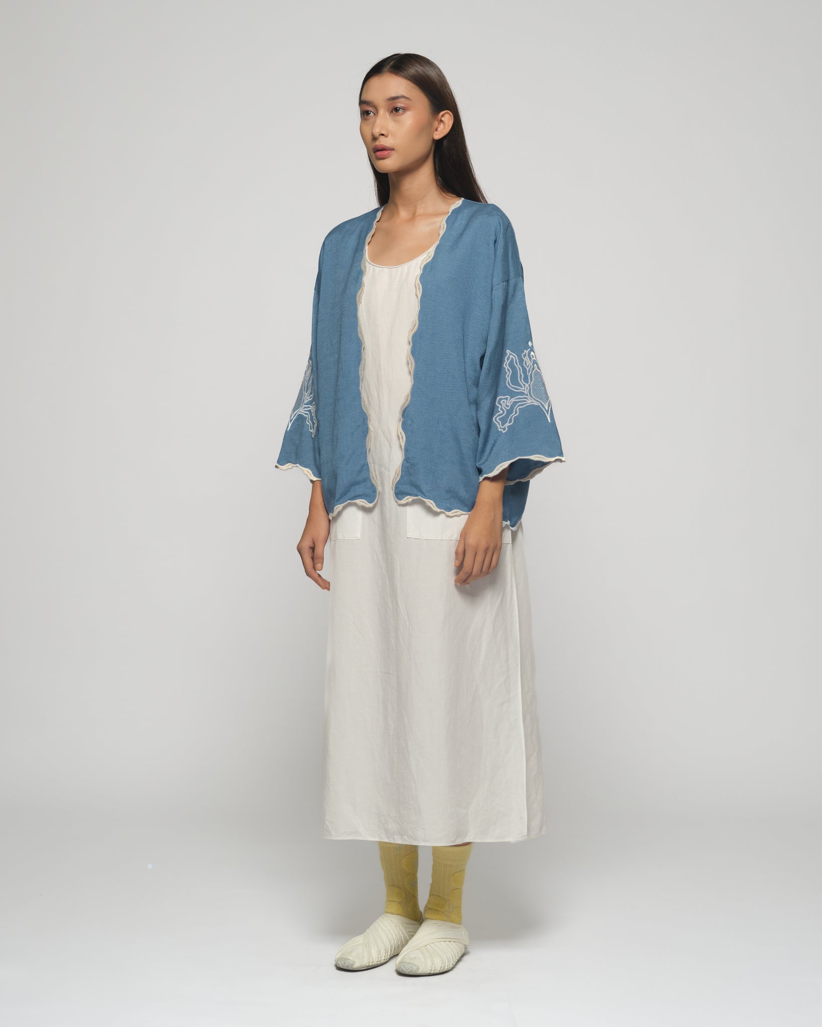 Women: Mekar Linen Loose Kebaya (Glacier Blue)