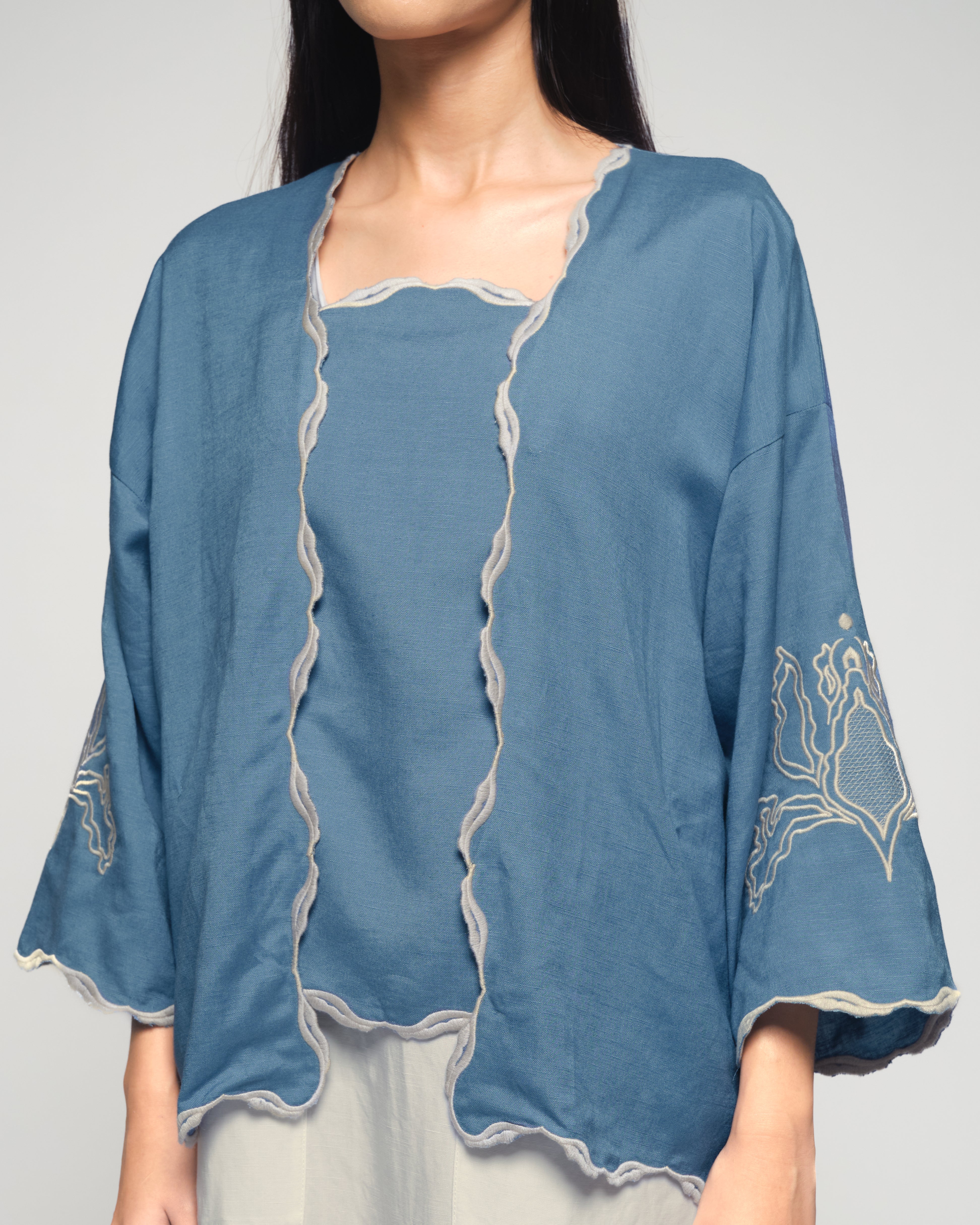 Women: Mekar Linen Loose Kebaya (Glacier Blue)