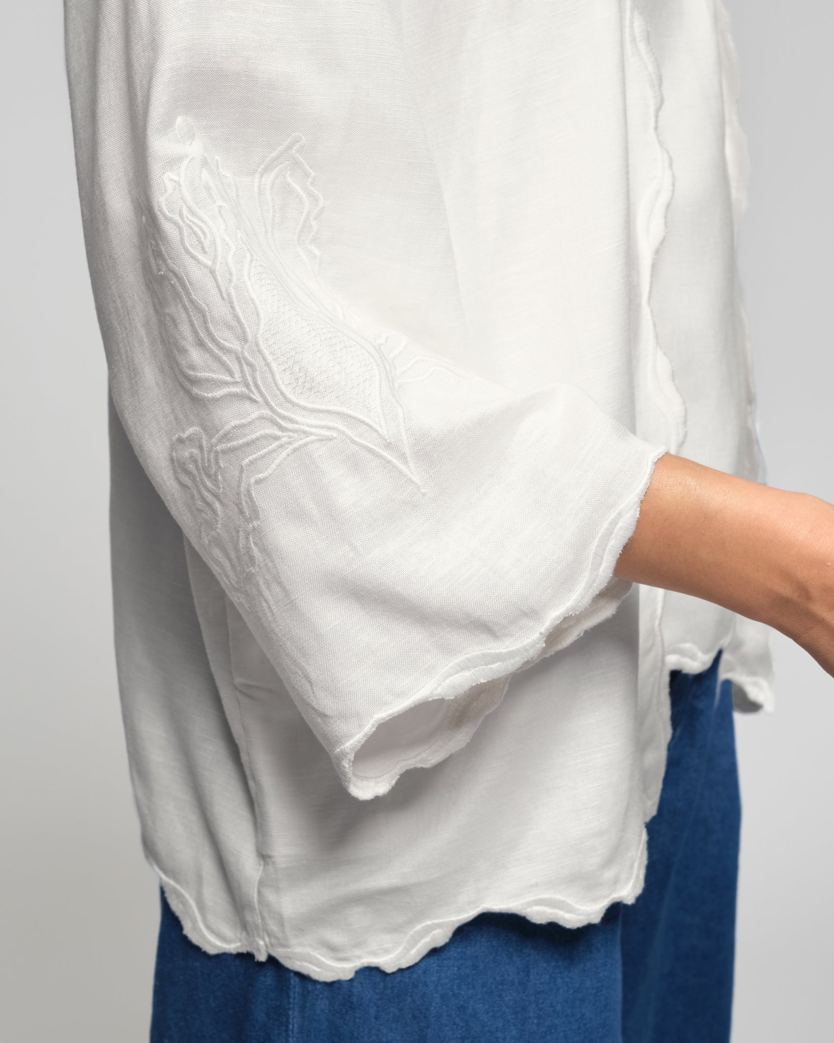 Women: Mekar Linen Loose Kebaya (Porcelain White)