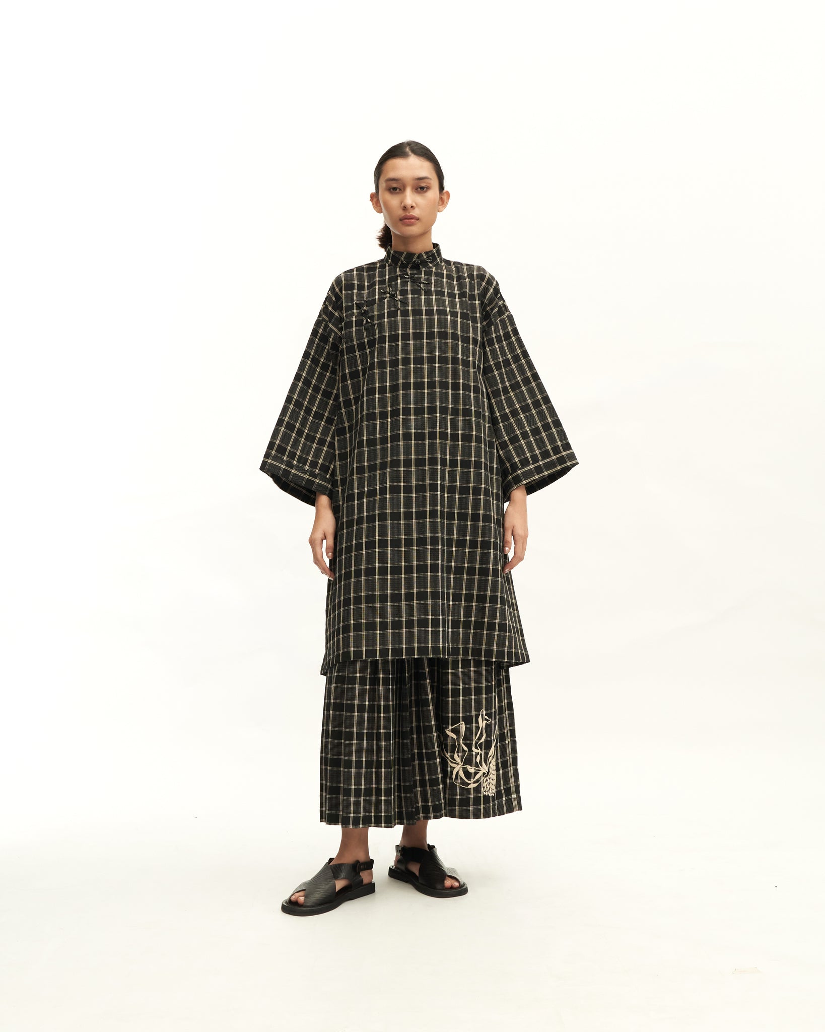 Women: Rasa Loose Kurung Top (Black Checks)