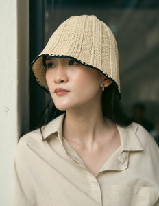The Knitted Hat (Beige)