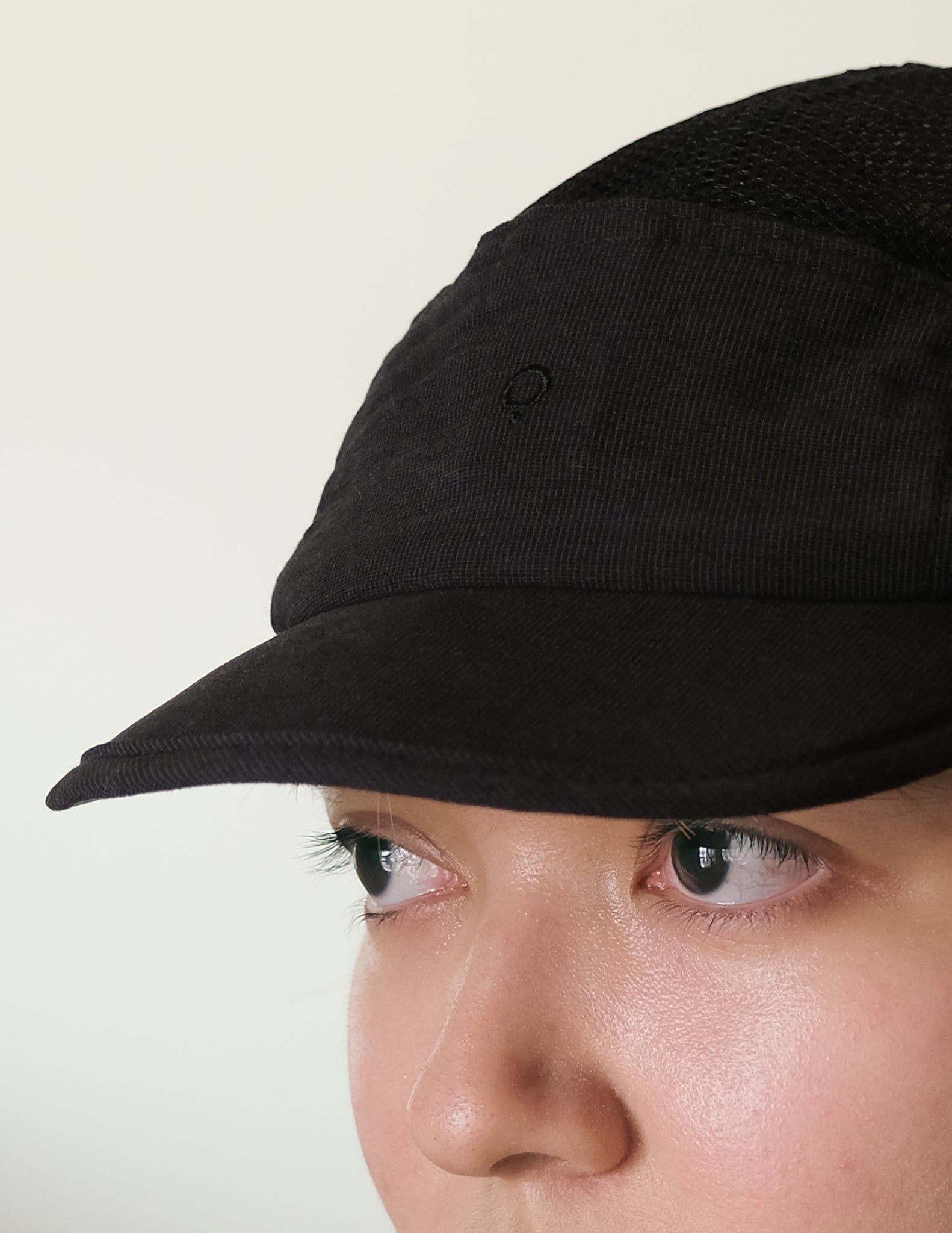 Unisex: The Soft Brim Mesh Cap (Black)