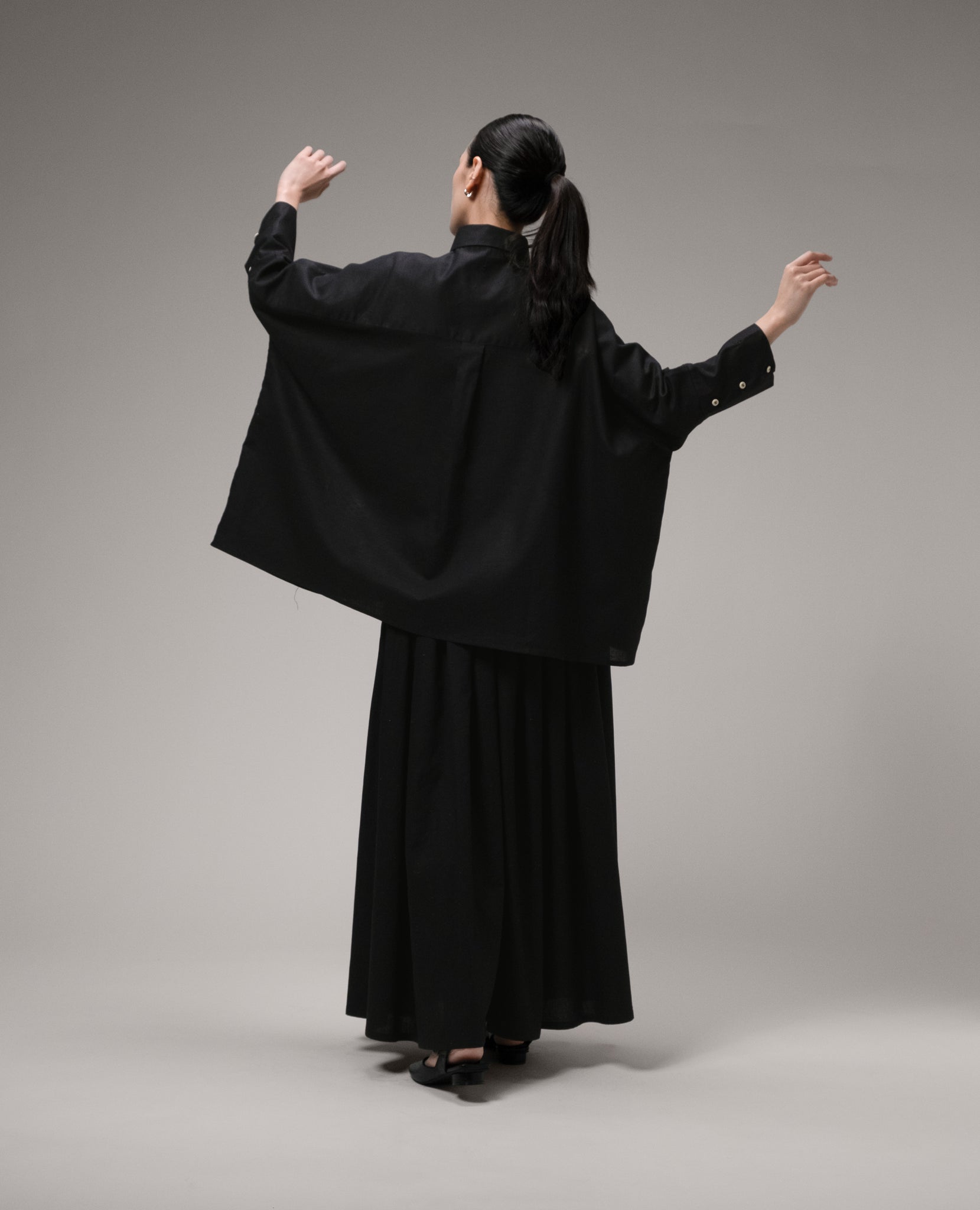 Womens: The Oversized Linen Shirt (Black)