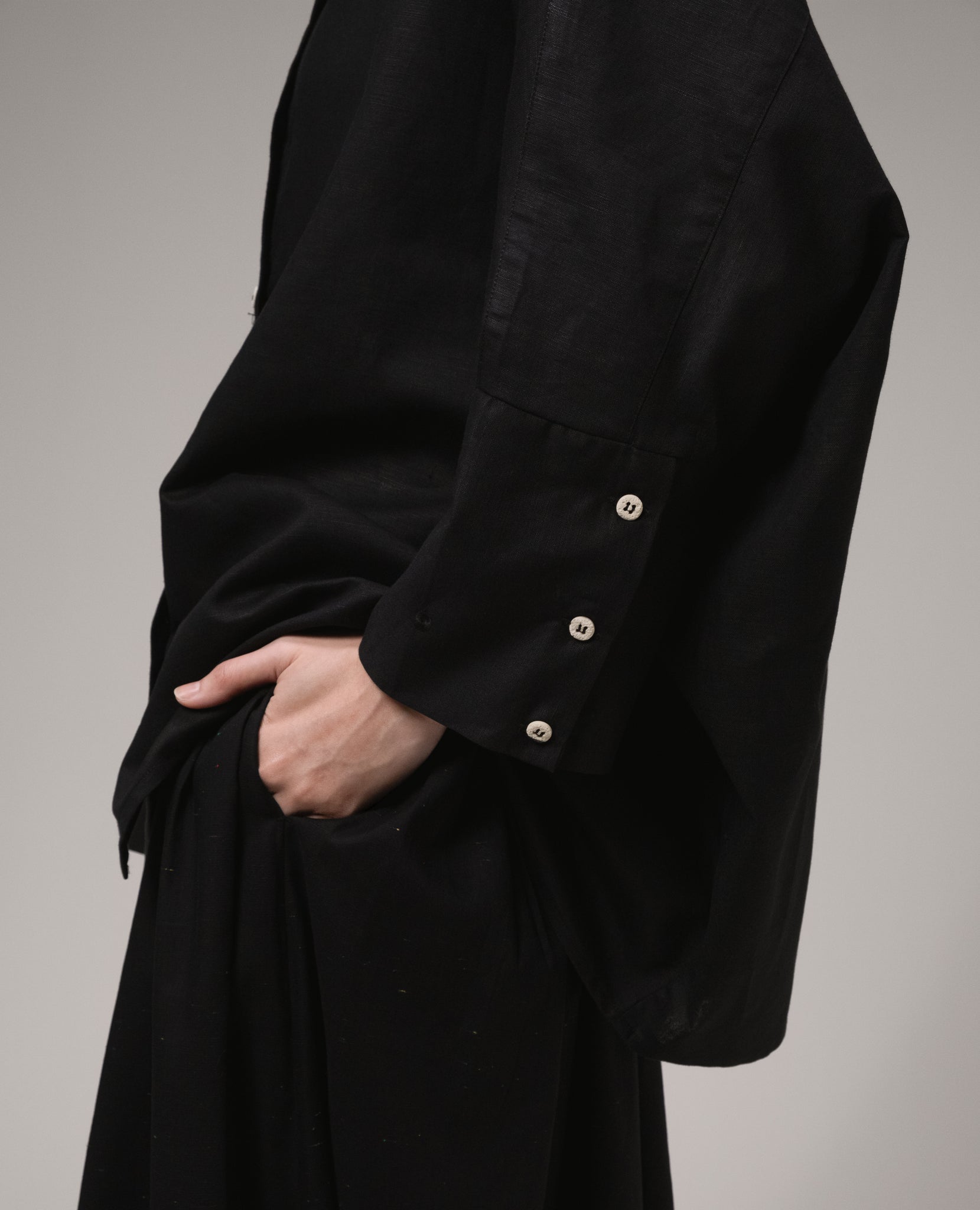 Womens: The Oversized Linen Shirt (Black)