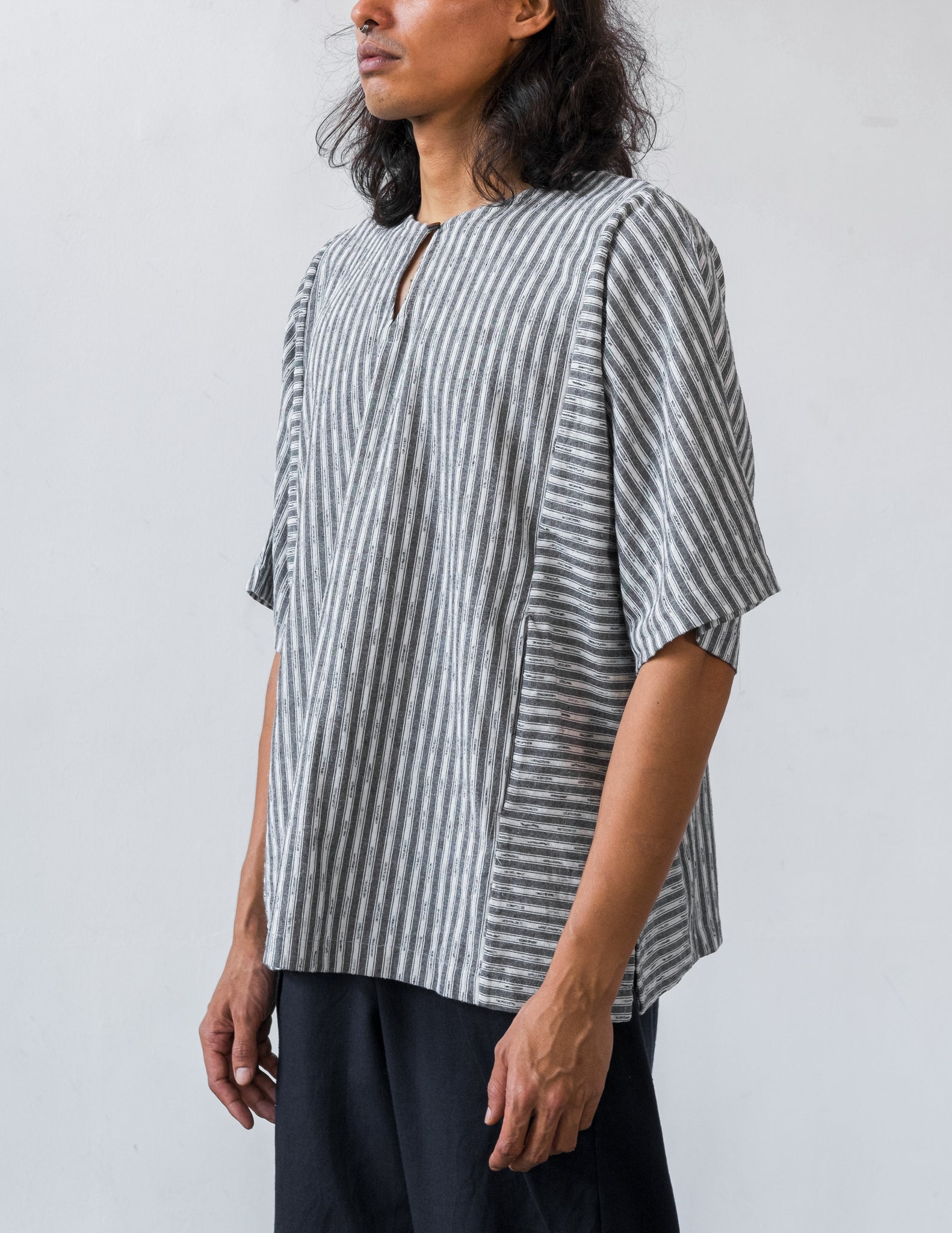 Unisex: The Nyawo Keyhole Top (Stripe Black)