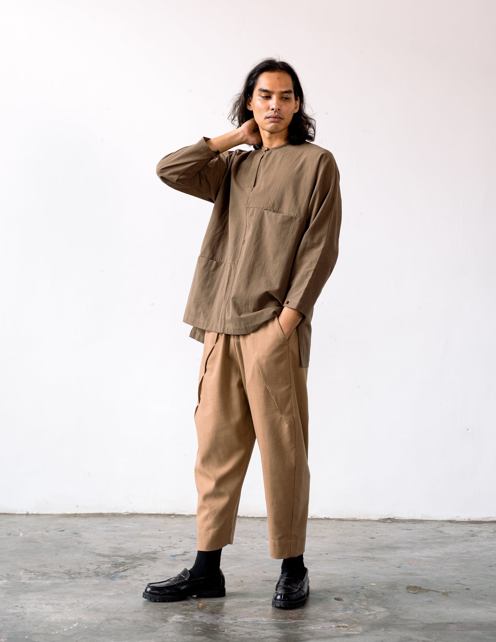 Unisex: The Gelap Kurta ( Dark Taupe)