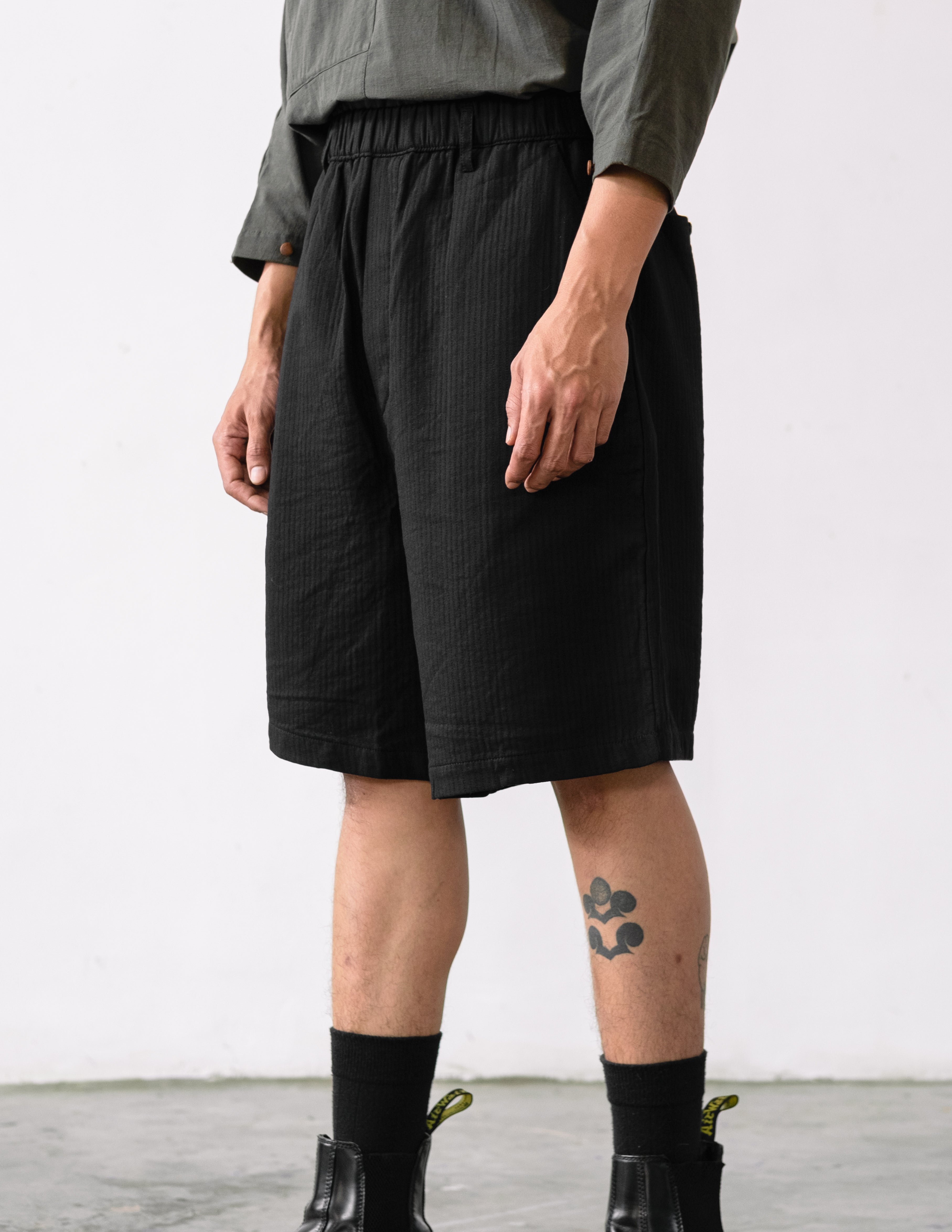 Unisex: The Short Pants (Black)