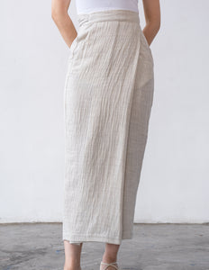Women: The Wrapped Sarung (Sand)