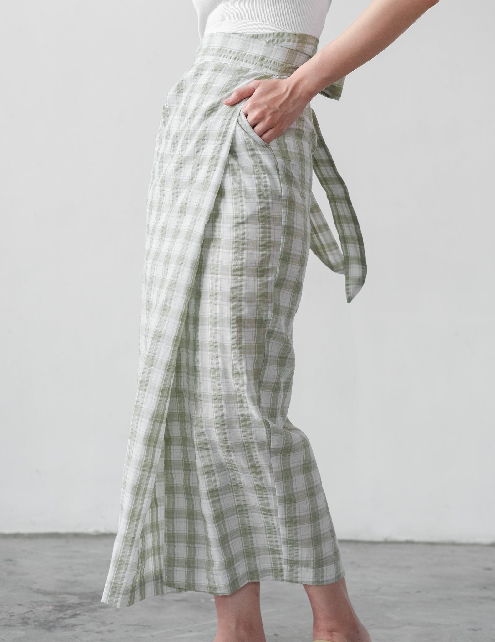 Women: The Wrapped Sarung (Plaid Green)