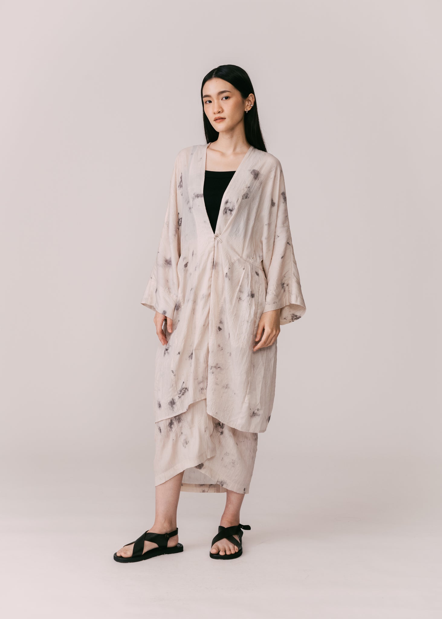 Women: Cambah Pleated Outer (Grey Tie Dye)