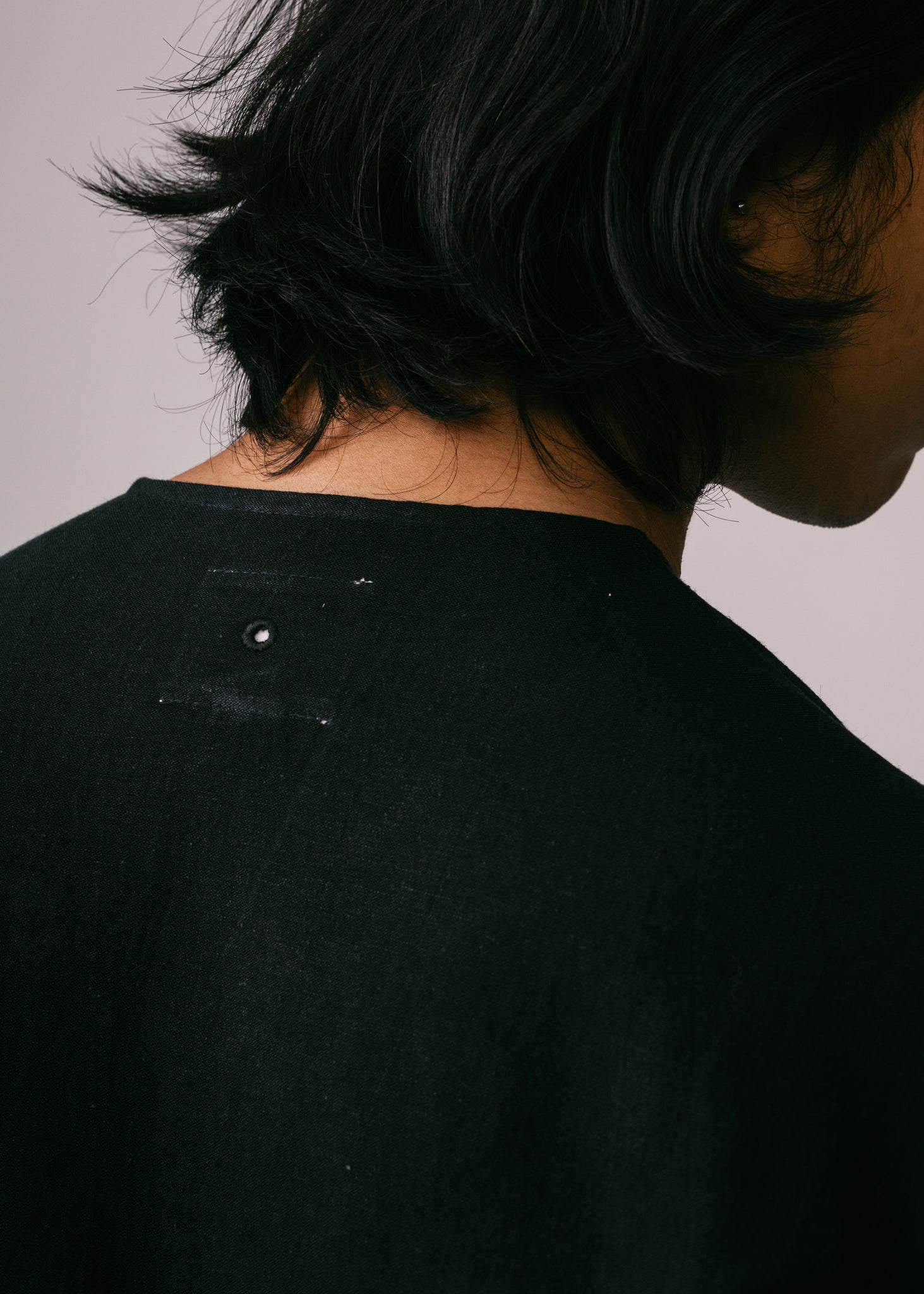 Unisex: Hening Buttoned Top (Black)