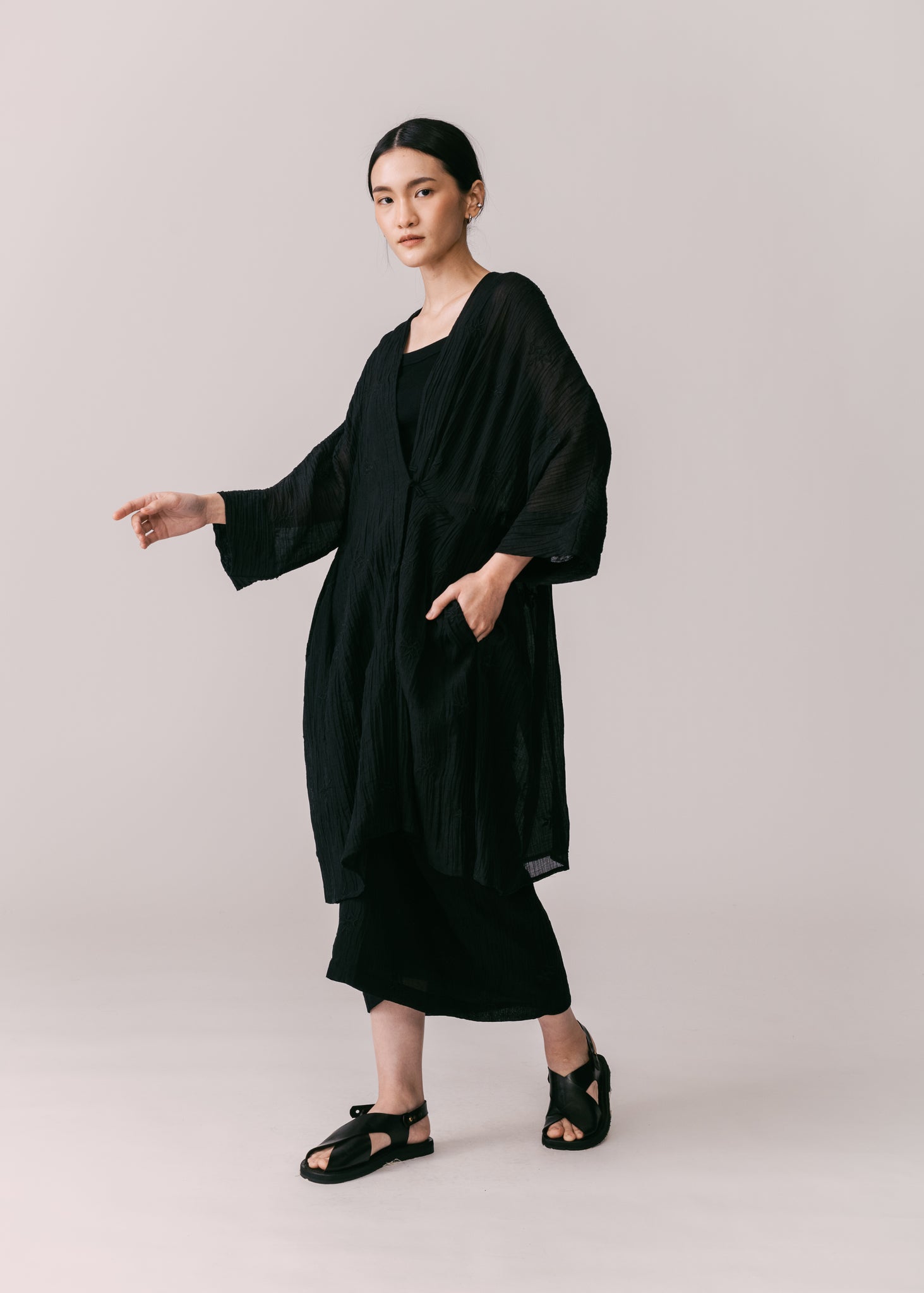 Women: Cambah Pleated Outer (Black)