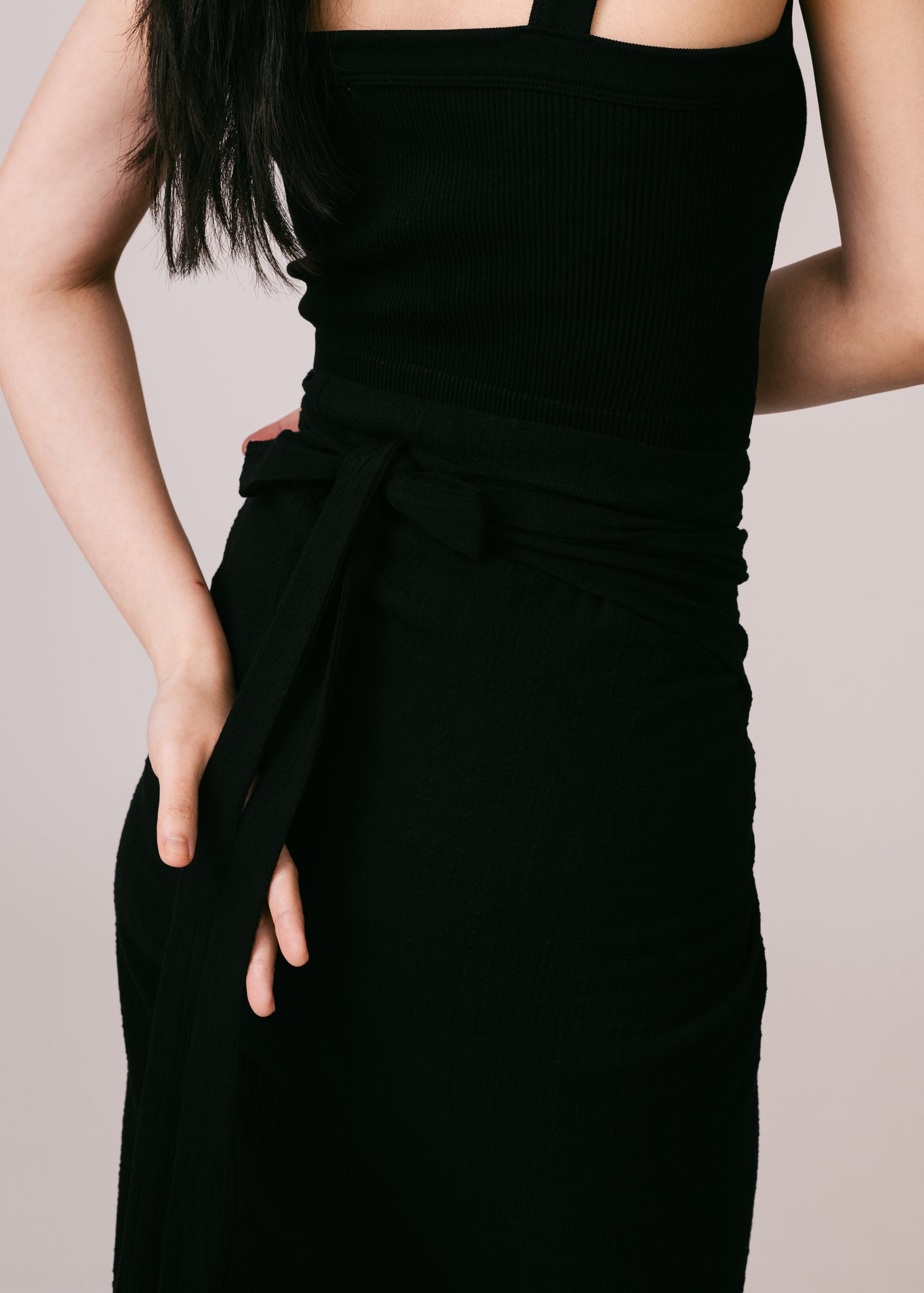 Women: Sirat Knot Sarung (Black)