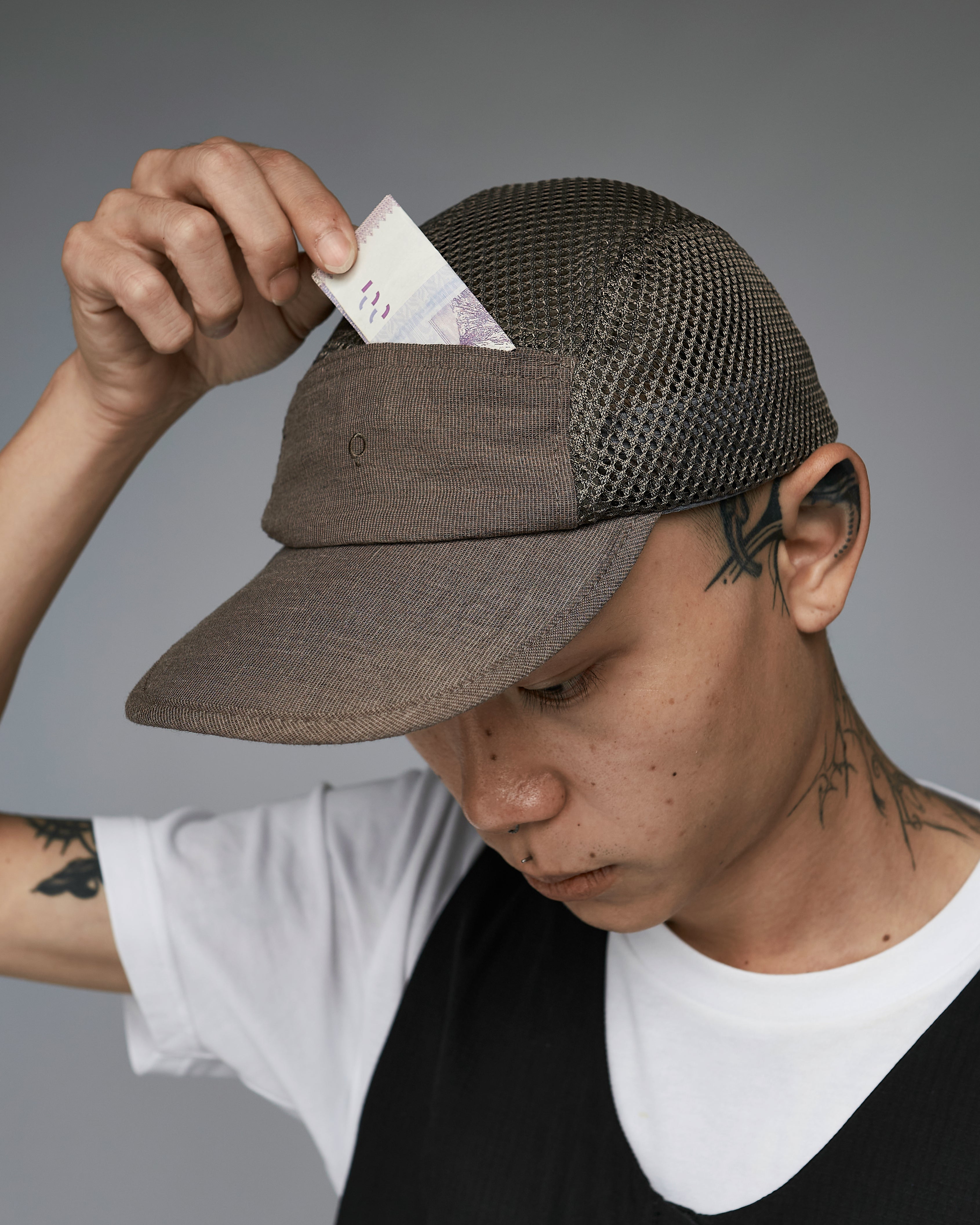 Unisex: The Soft Brim Mesh Cap (Grey) –
