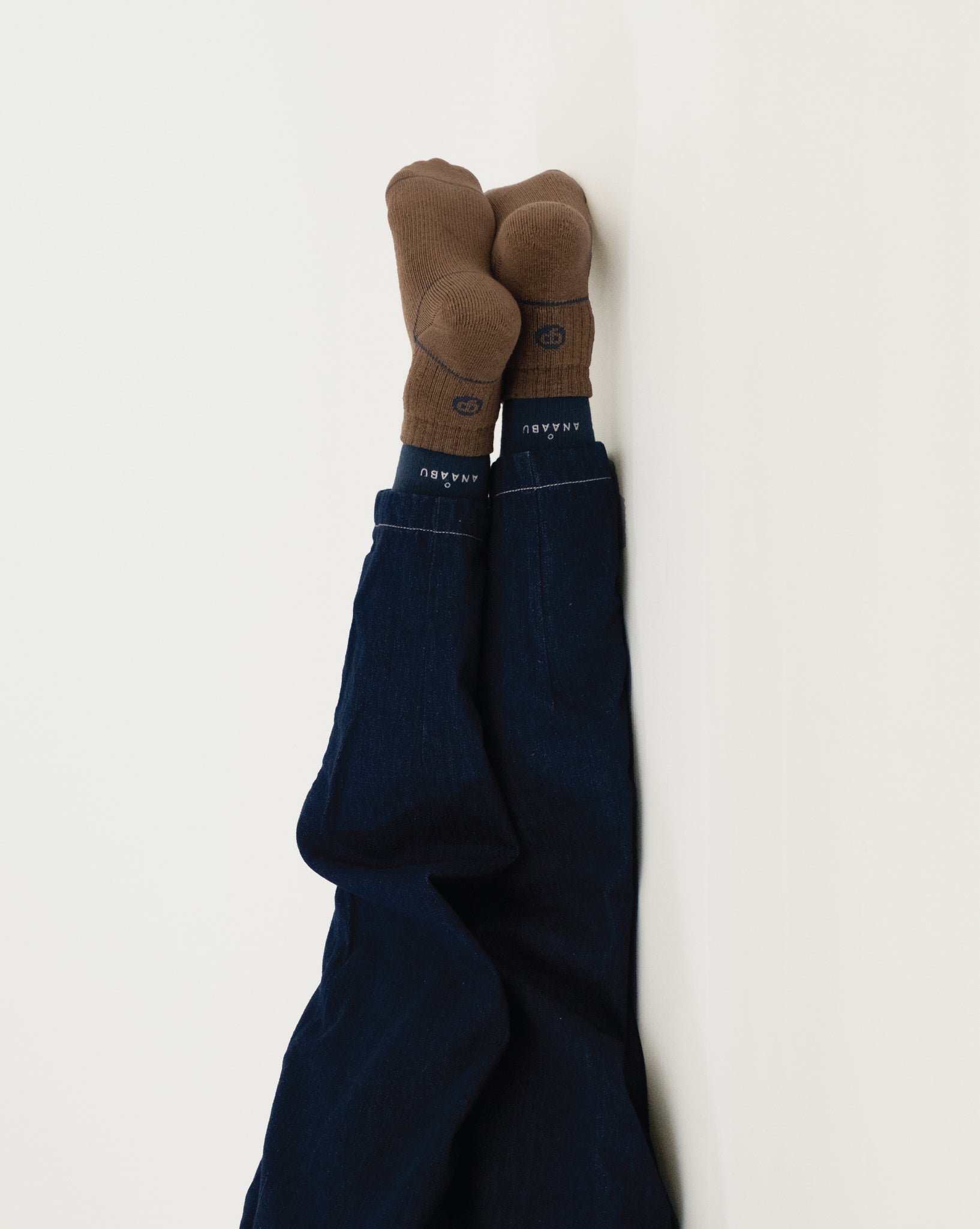 ANAABU™ X GOODPAIRSOCKS: LAPIS DOUBLE LAYER MID SOCKS (BROWN TEAL)