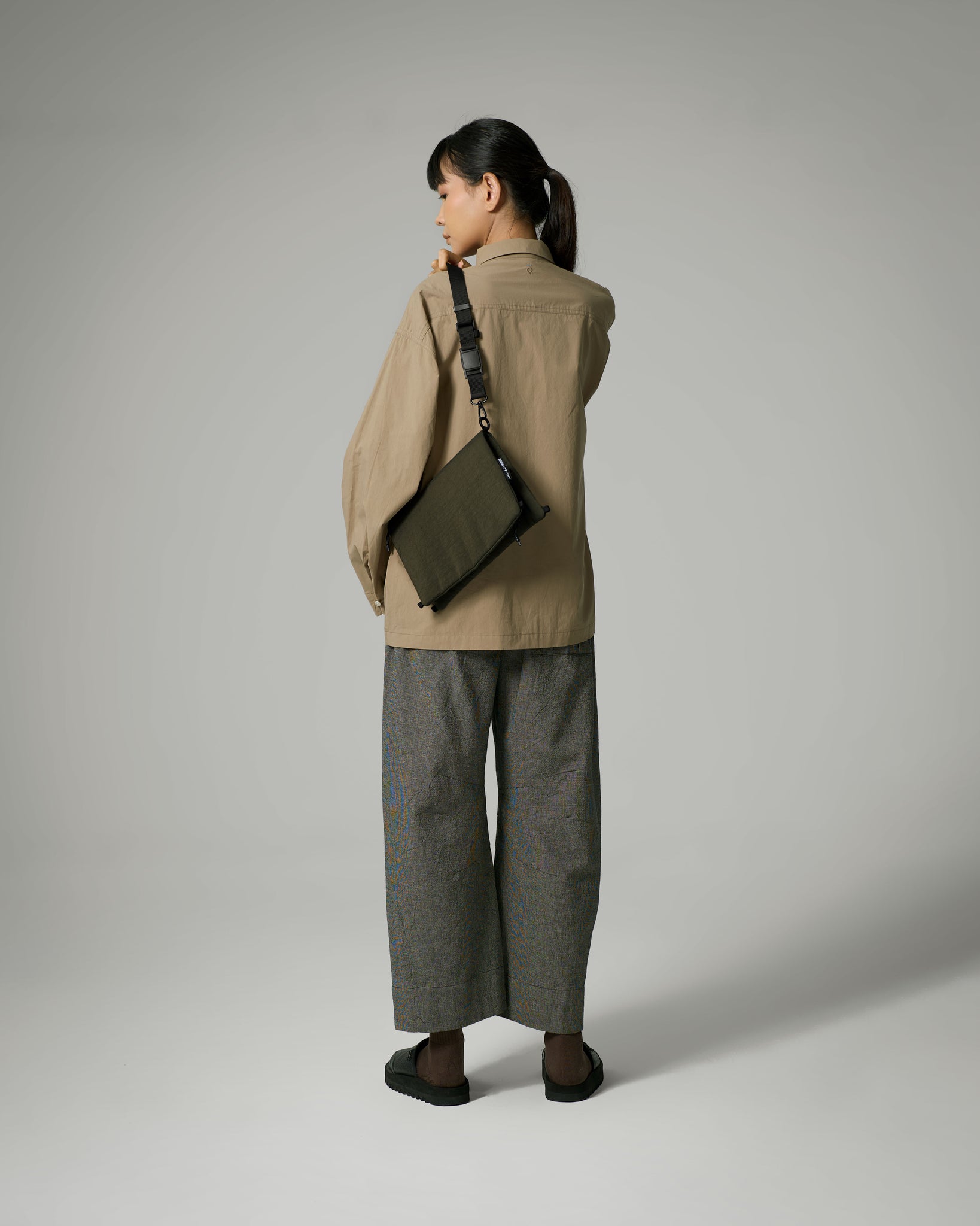 Unisex: The Transit Sling Bag (Olive)